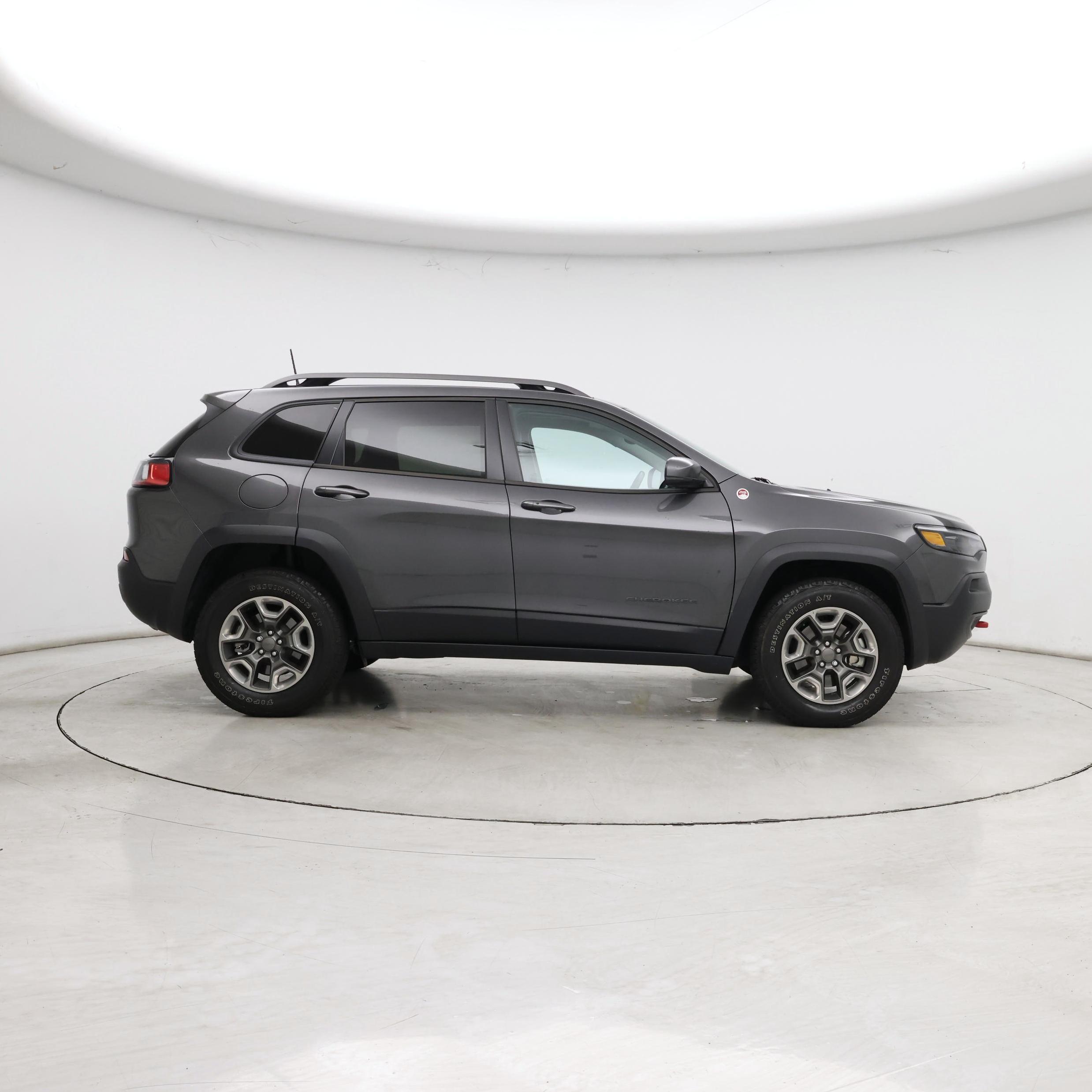 Thumbnail: 2020 Jeep Cherokee - 7
