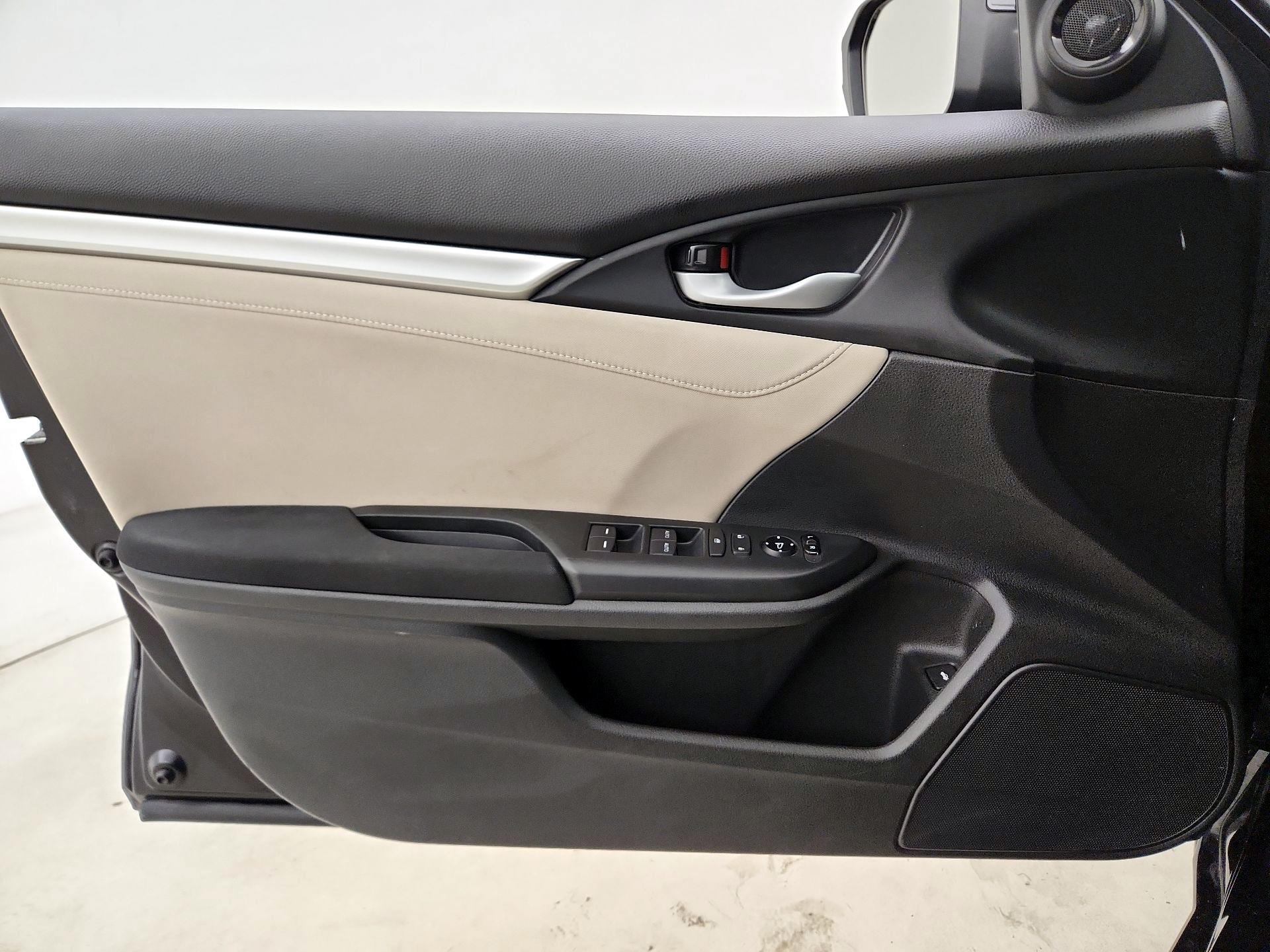 Thumbnail: 2017 Honda Civic - 12