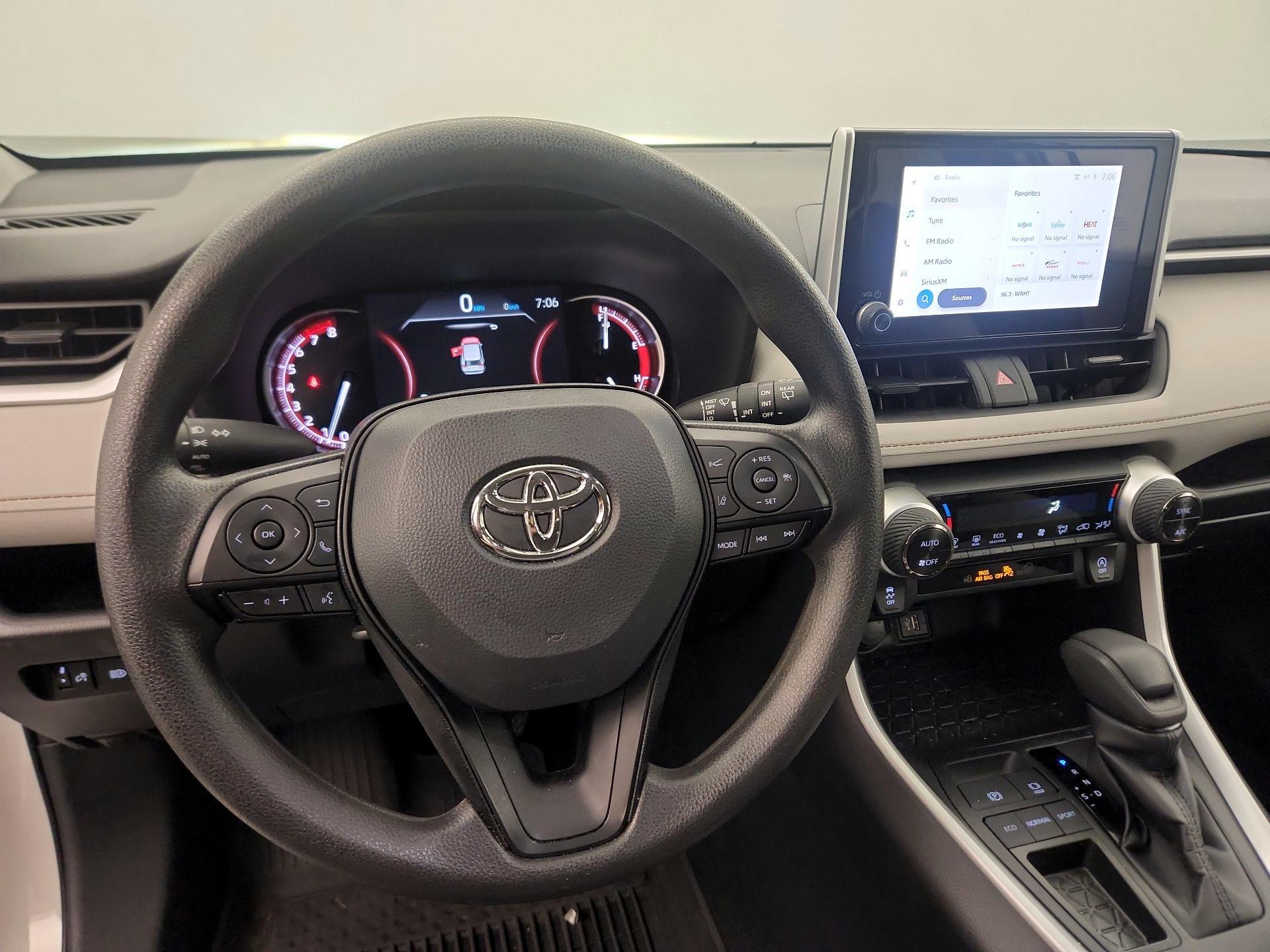 Thumbnail: 2024 Toyota RAV4 - 10