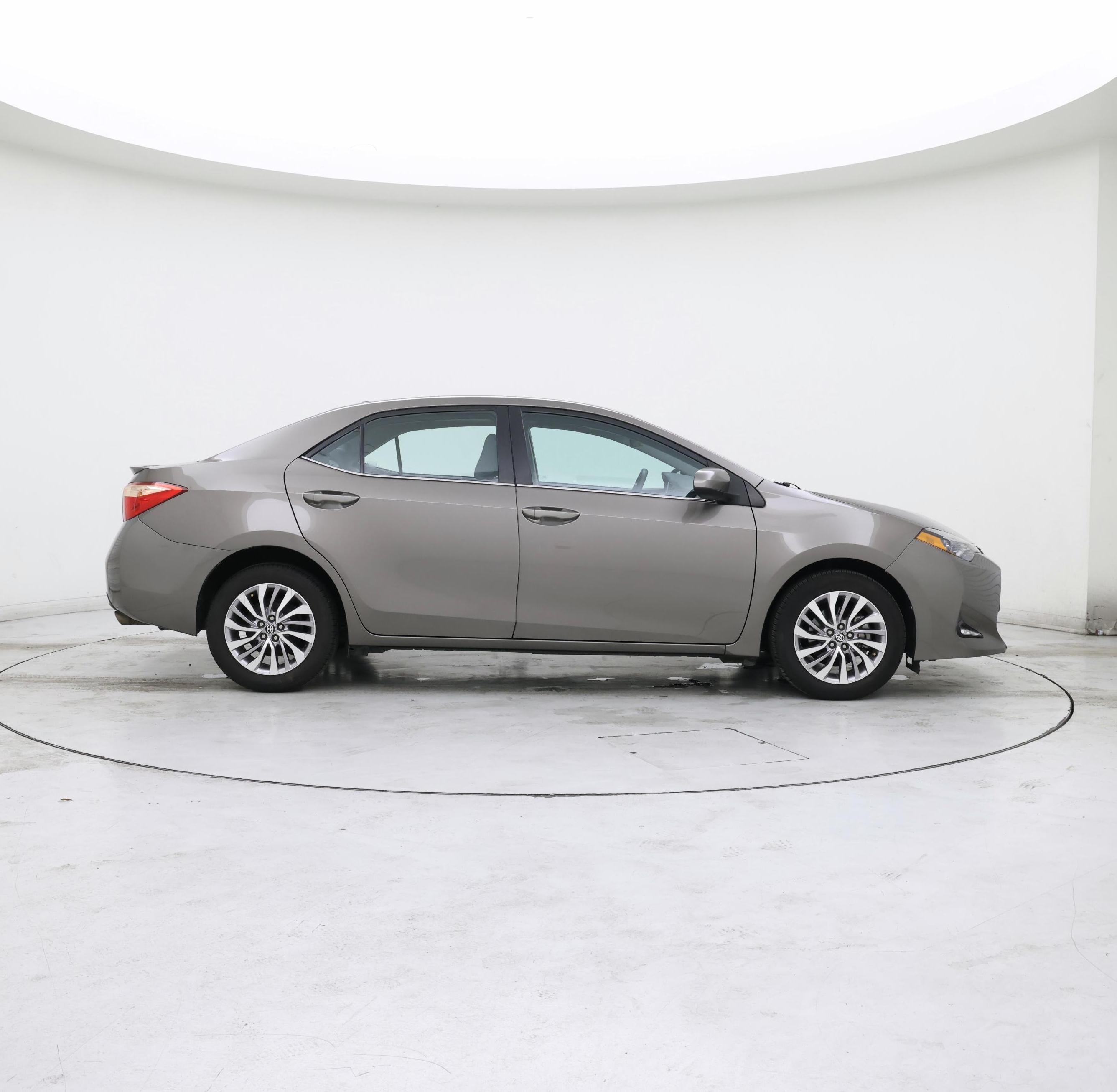 Thumbnail: 2017 Toyota Corolla - 7