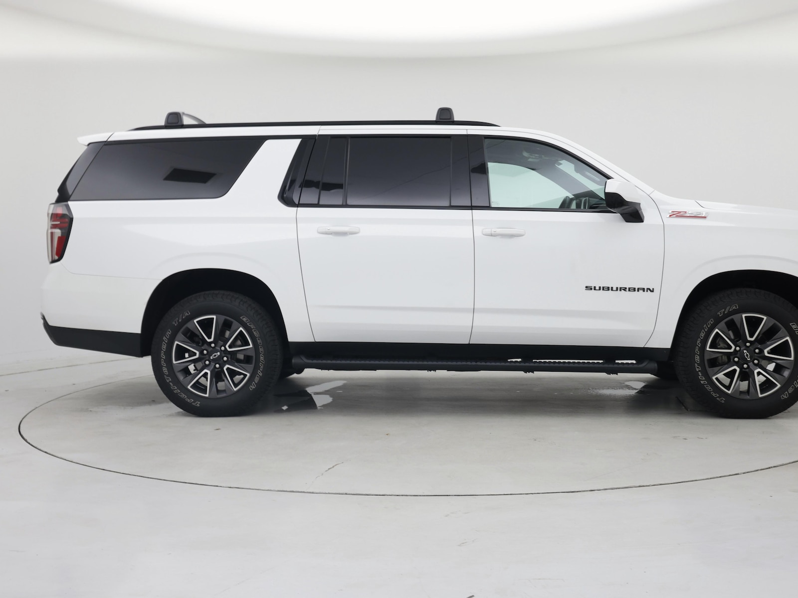 2023 Chevrolet Suburban Z71 - Photo 8