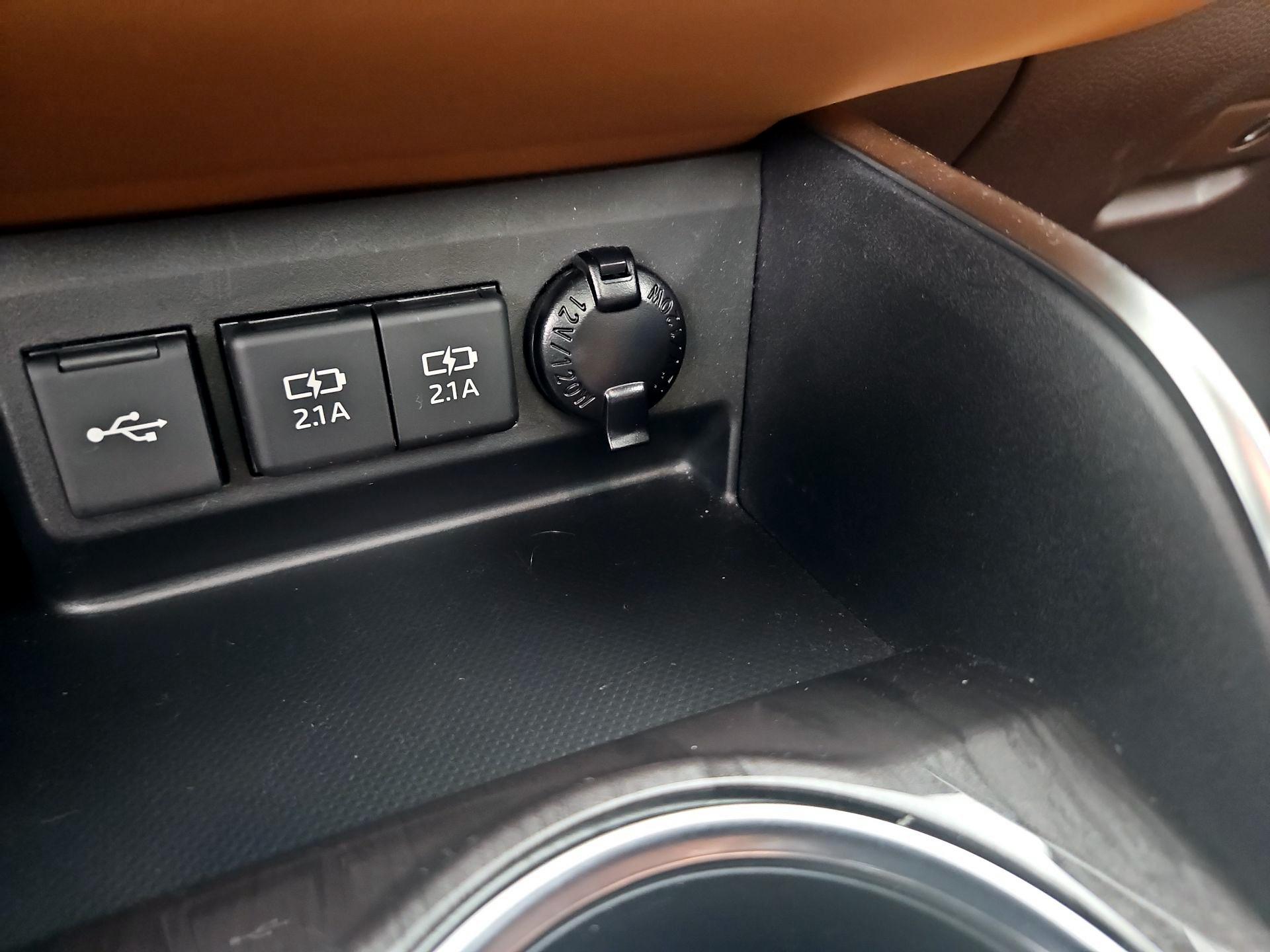 Thumbnail: 2021 Toyota Highlander - 19