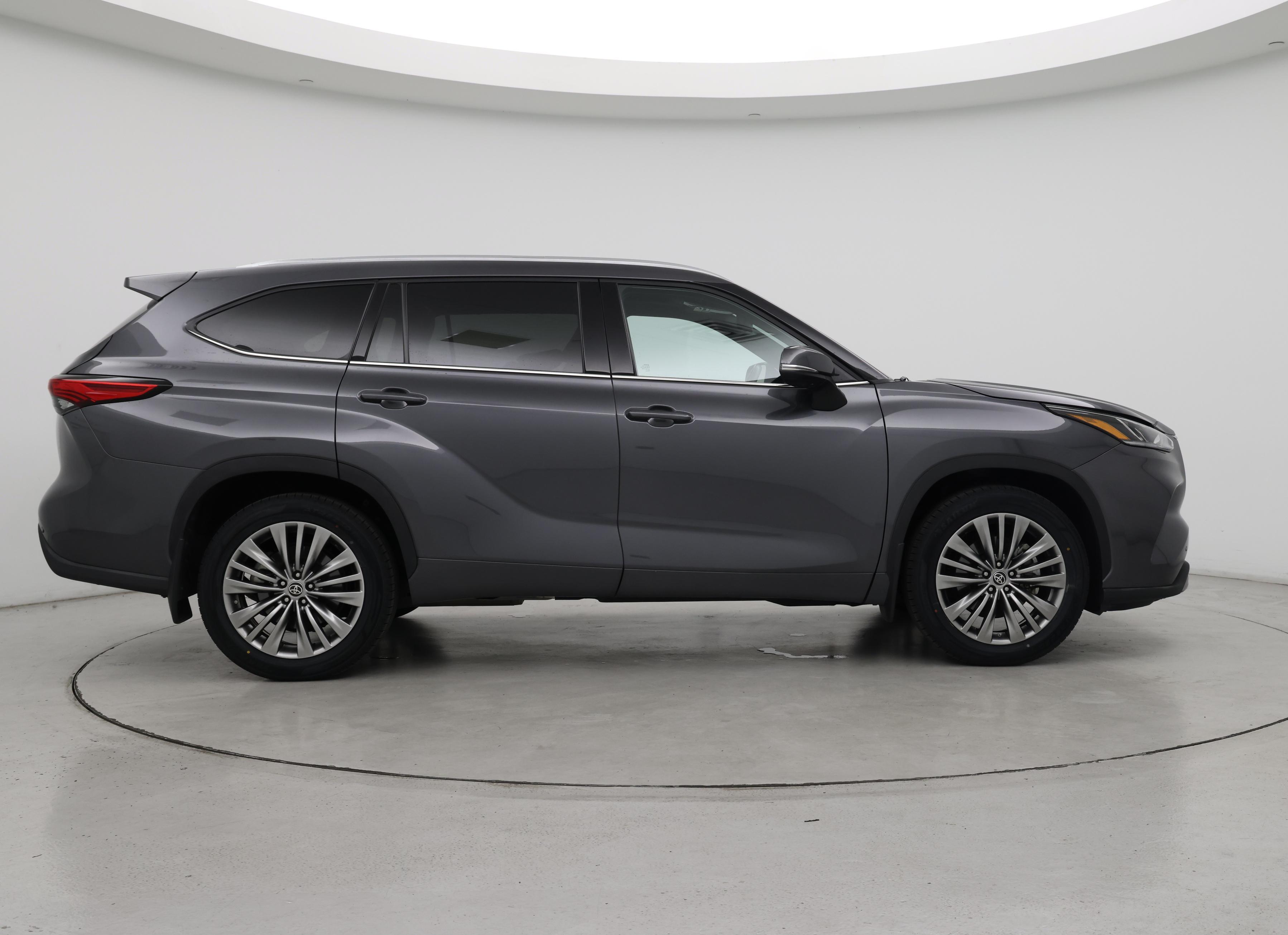 Thumbnail: 2021 Toyota Highlander - 7