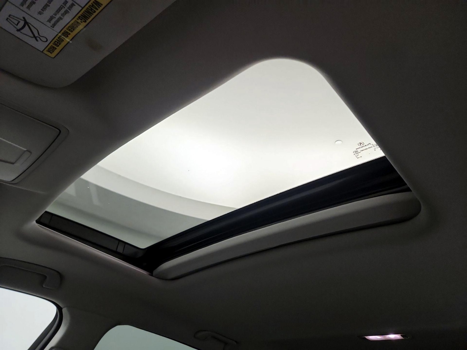 Sunroof(s) & Overhead Airbags