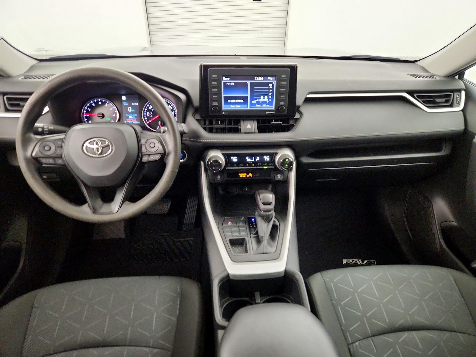 2022 Toyota RAV4 XLE - Photo 10