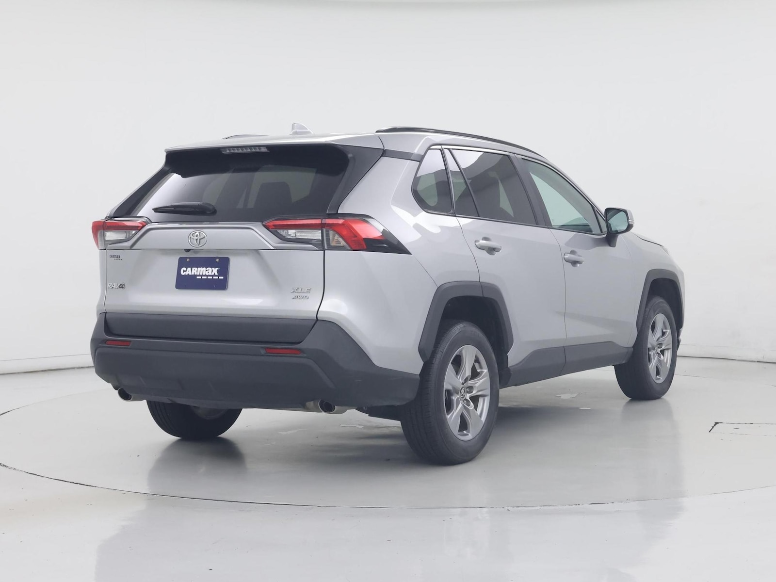 2022 Toyota RAV4 XLE - Photo 9