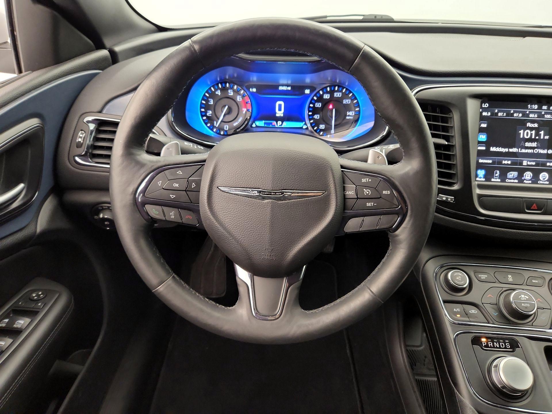 Thumbnail: 2016 Chrysler 200 - 10