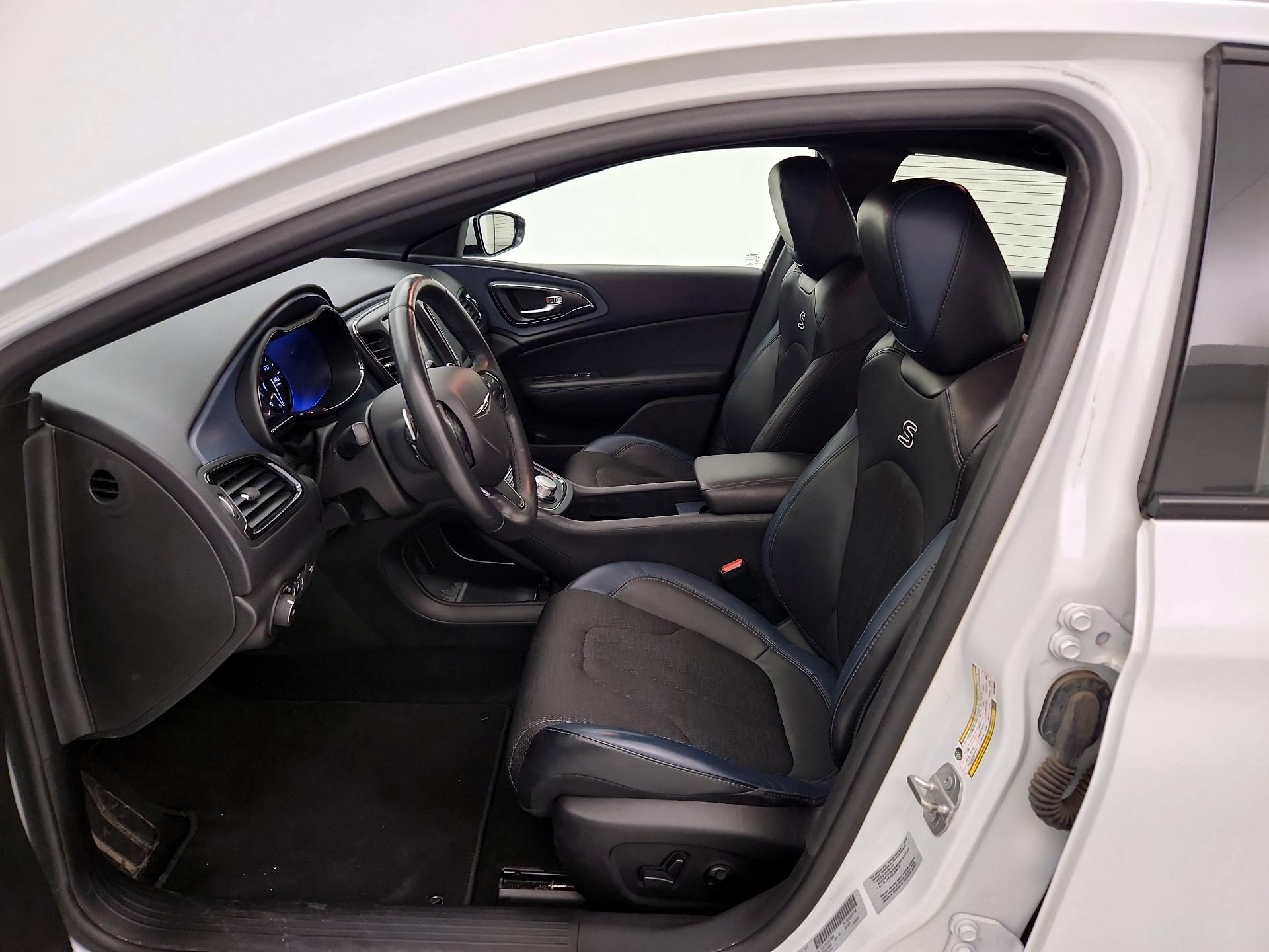 Thumbnail: 2016 Chrysler 200 - 11