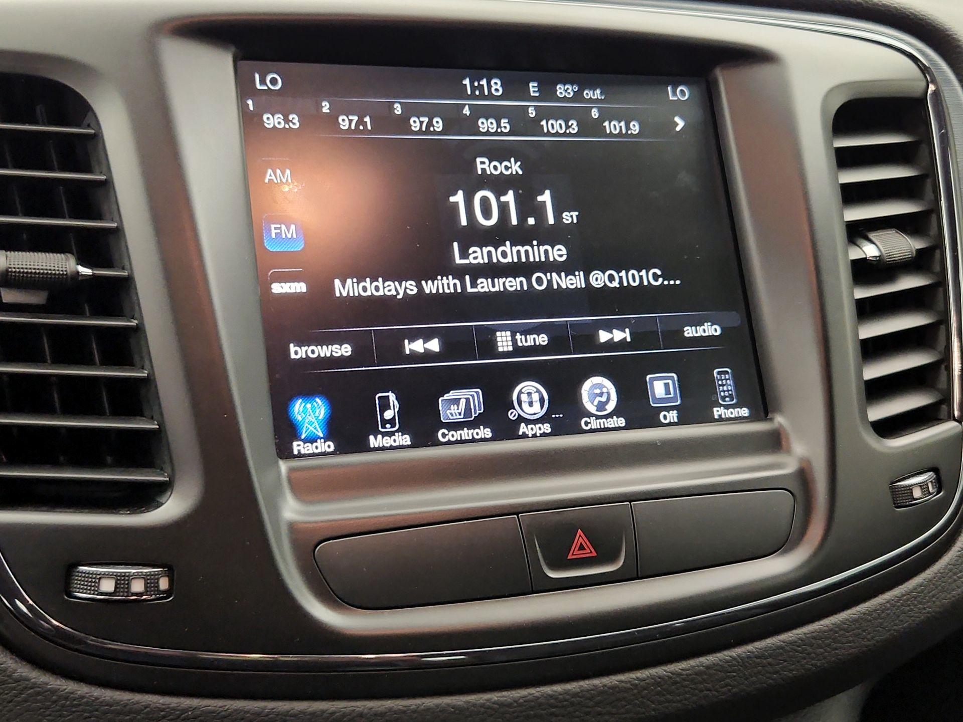 Thumbnail: 2016 Chrysler 200 - 15