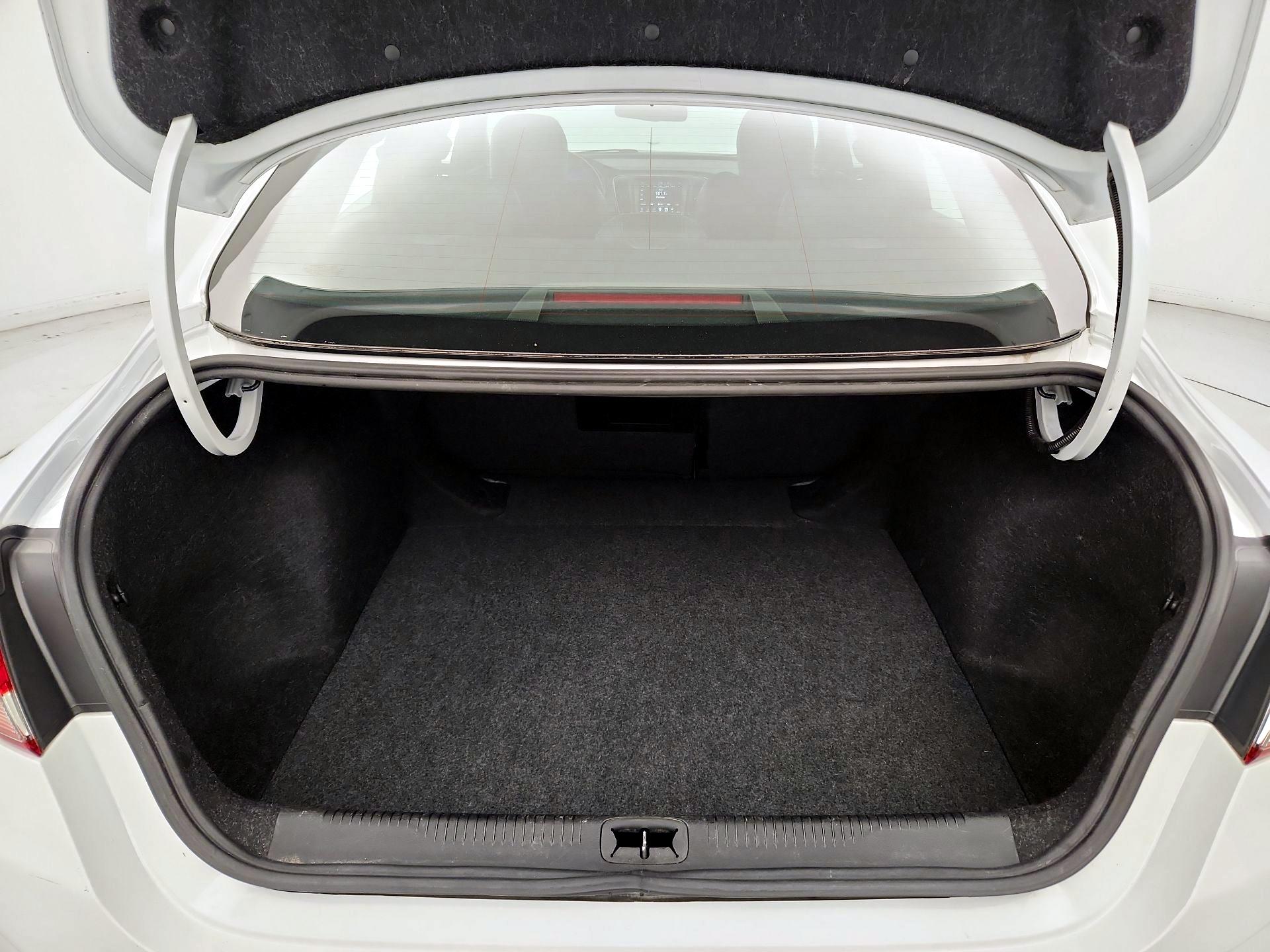 Thumbnail: 2016 Chrysler 200 - 20