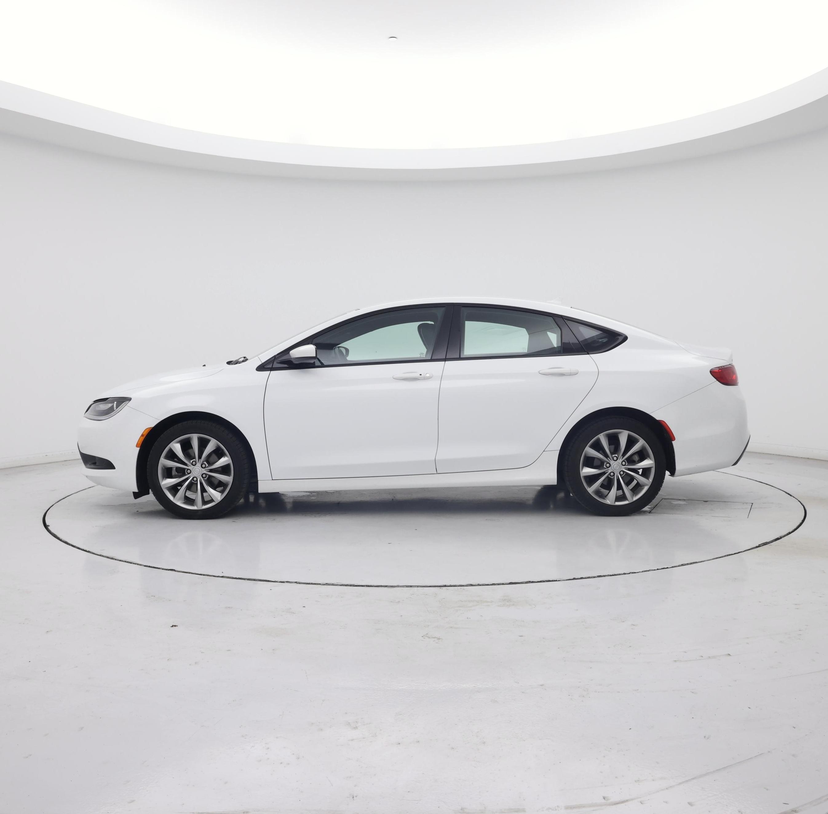 Thumbnail: 2016 Chrysler 200 - 3
