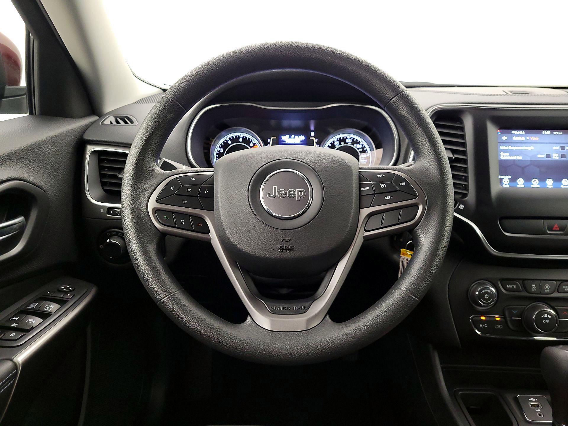 Thumbnail: 2021 Jeep Cherokee - 10