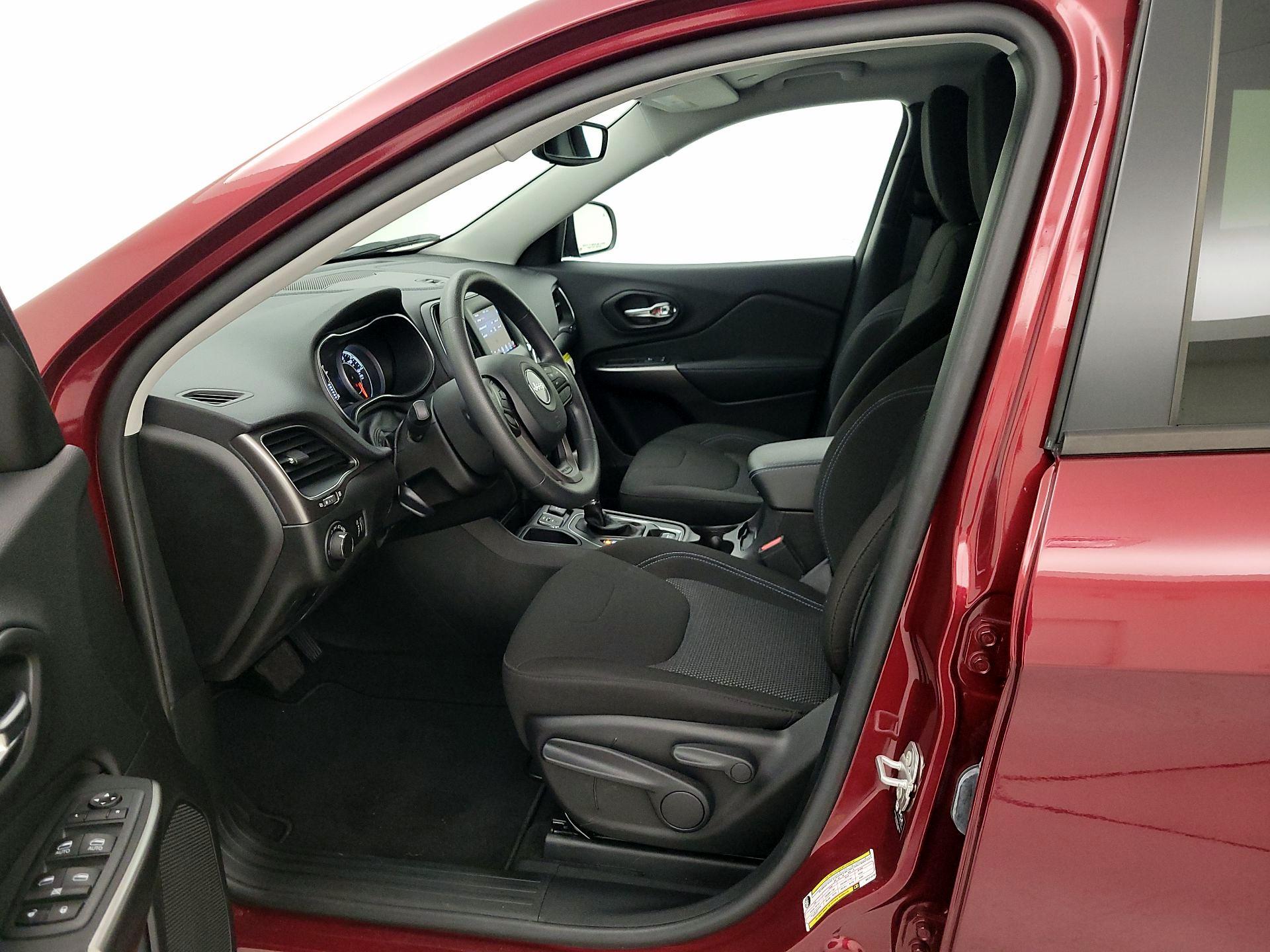 Thumbnail: 2021 Jeep Cherokee - 11