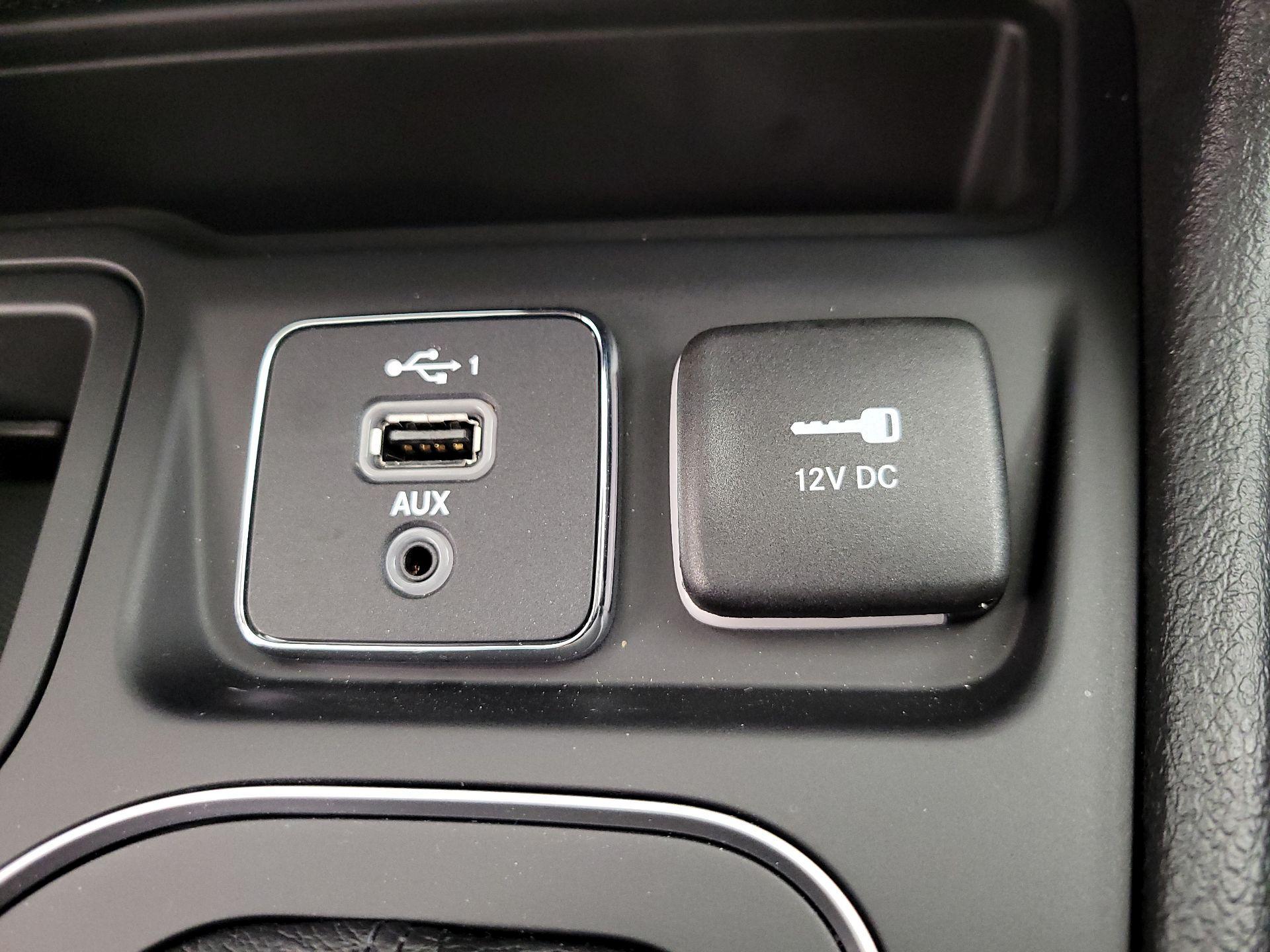 Thumbnail: 2021 Jeep Cherokee - 18
