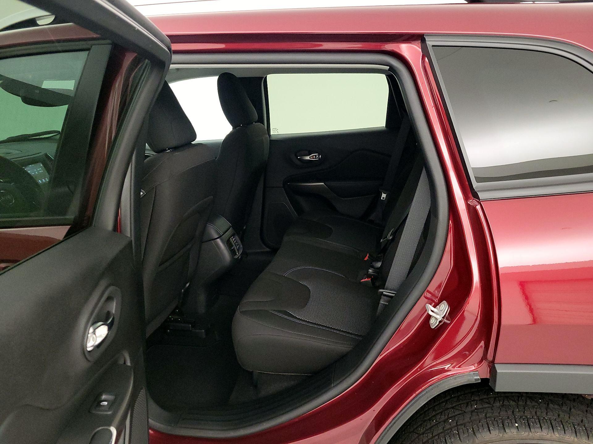 Thumbnail: 2021 Jeep Cherokee - 19