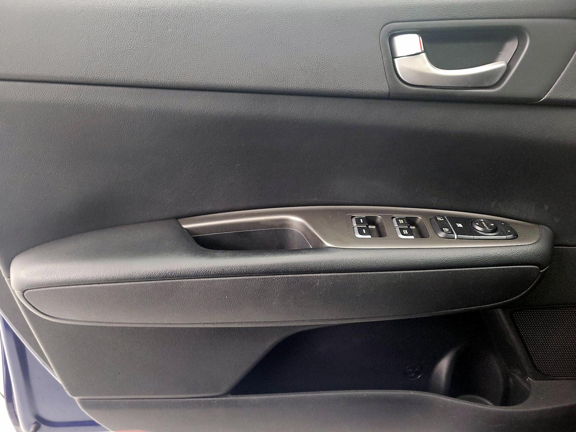 Thumbnail: 2019 Kia Optima - 12