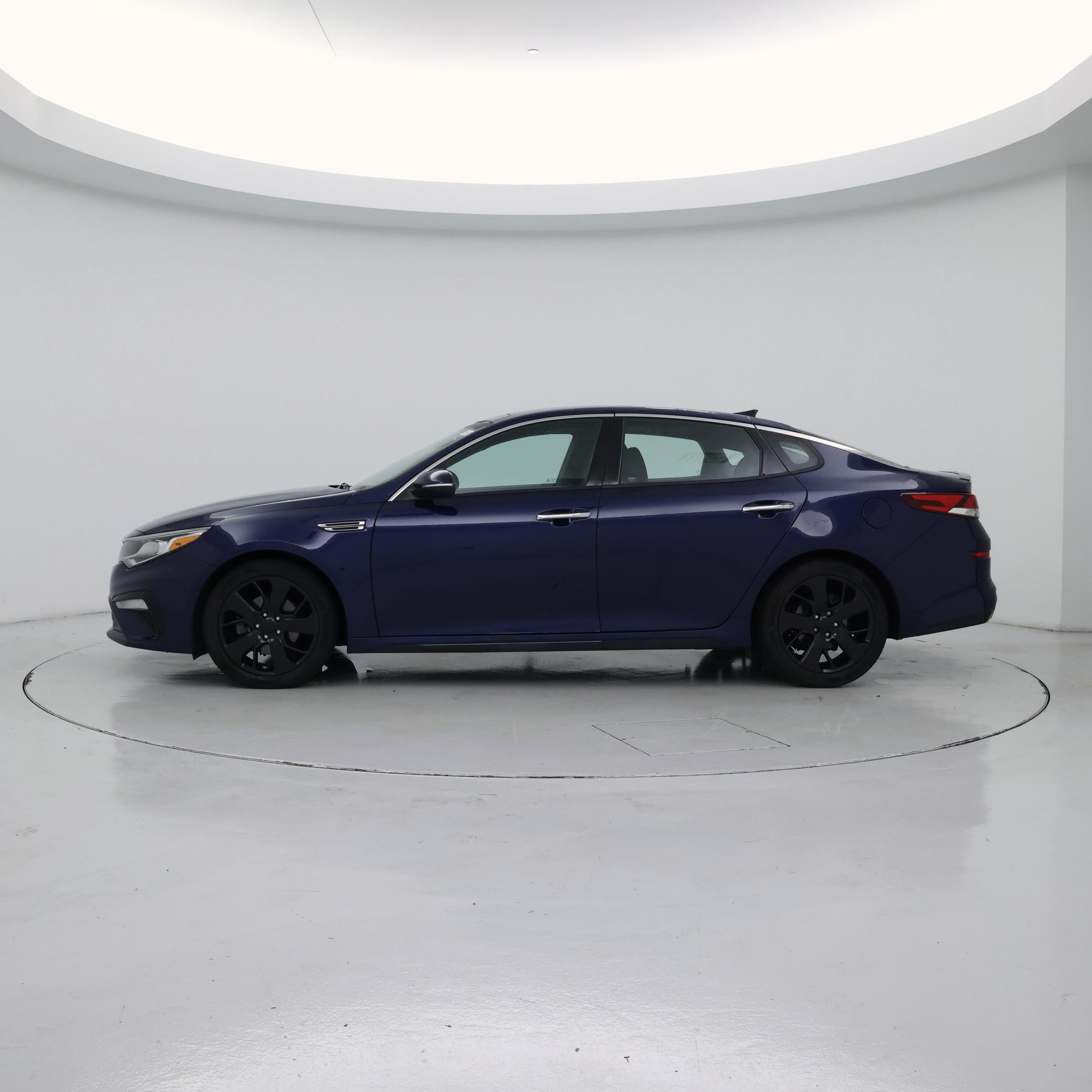 Thumbnail: 2019 Kia Optima - 3