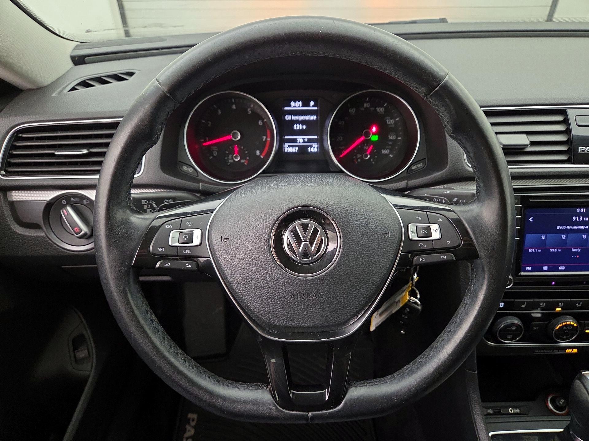 Thumbnail: 2018 Volkswagen Passat - 10