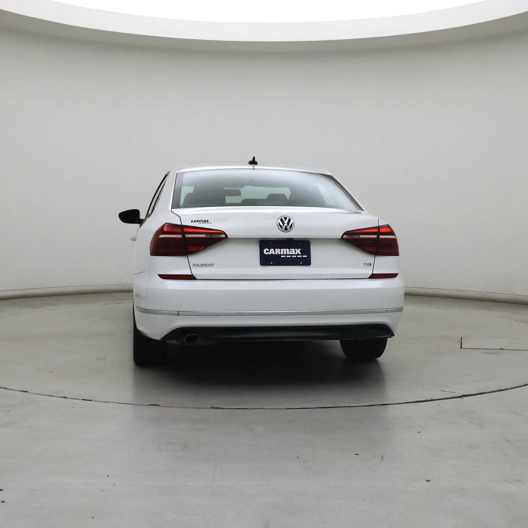Thumbnail: 2018 Volkswagen Passat - 6