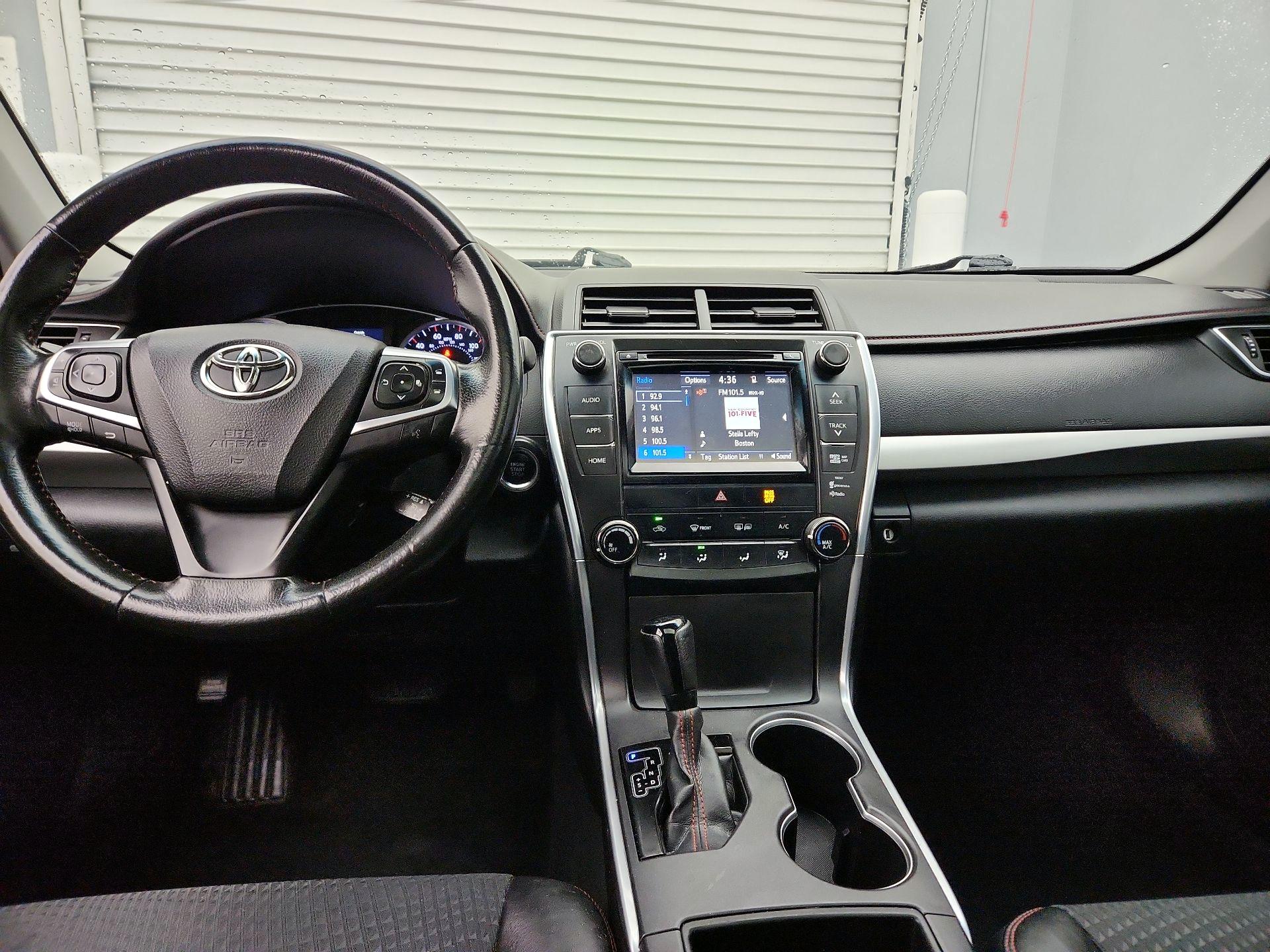 Thumbnail: 2015 Toyota Camry - 9