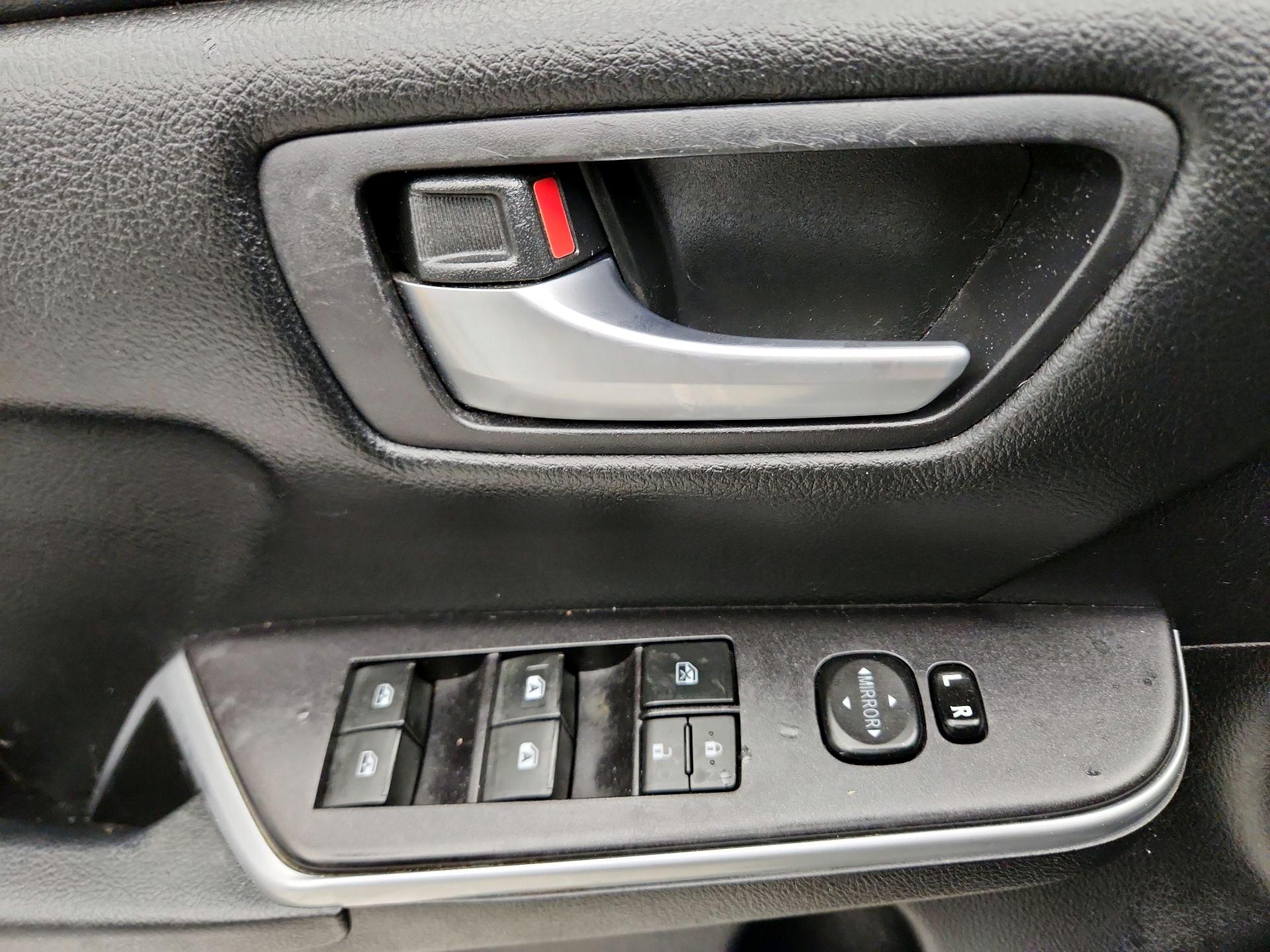 Thumbnail: 2015 Toyota Camry - 12