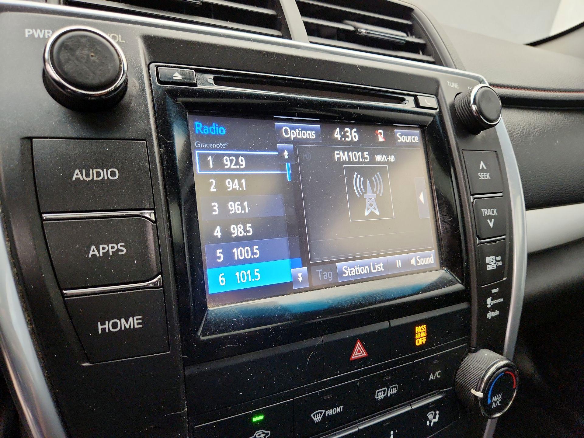 Thumbnail: 2015 Toyota Camry - 14