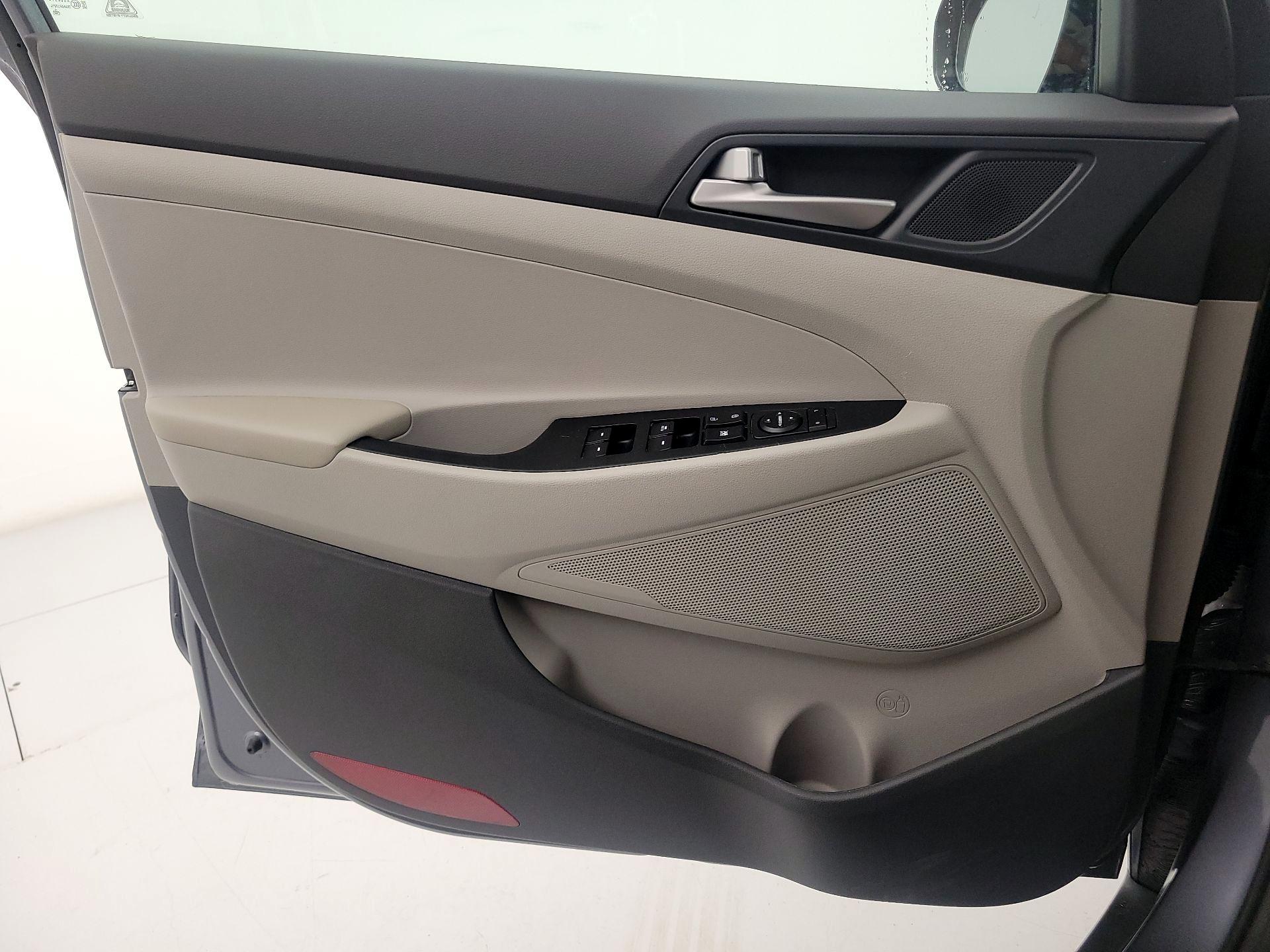 Thumbnail: 2017 Hyundai Tucson - 12