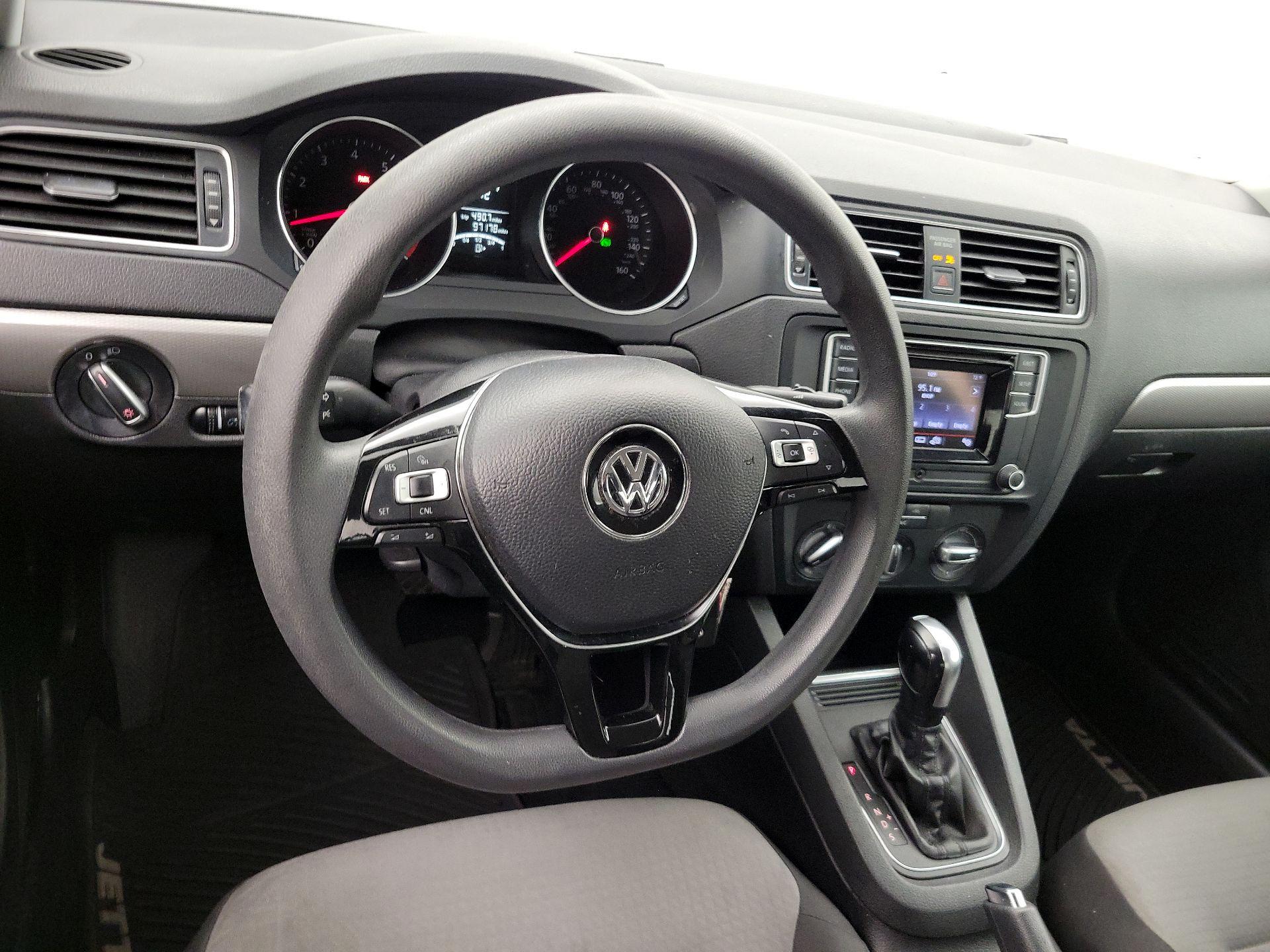 Thumbnail: 2018 Volkswagen Jetta - 10