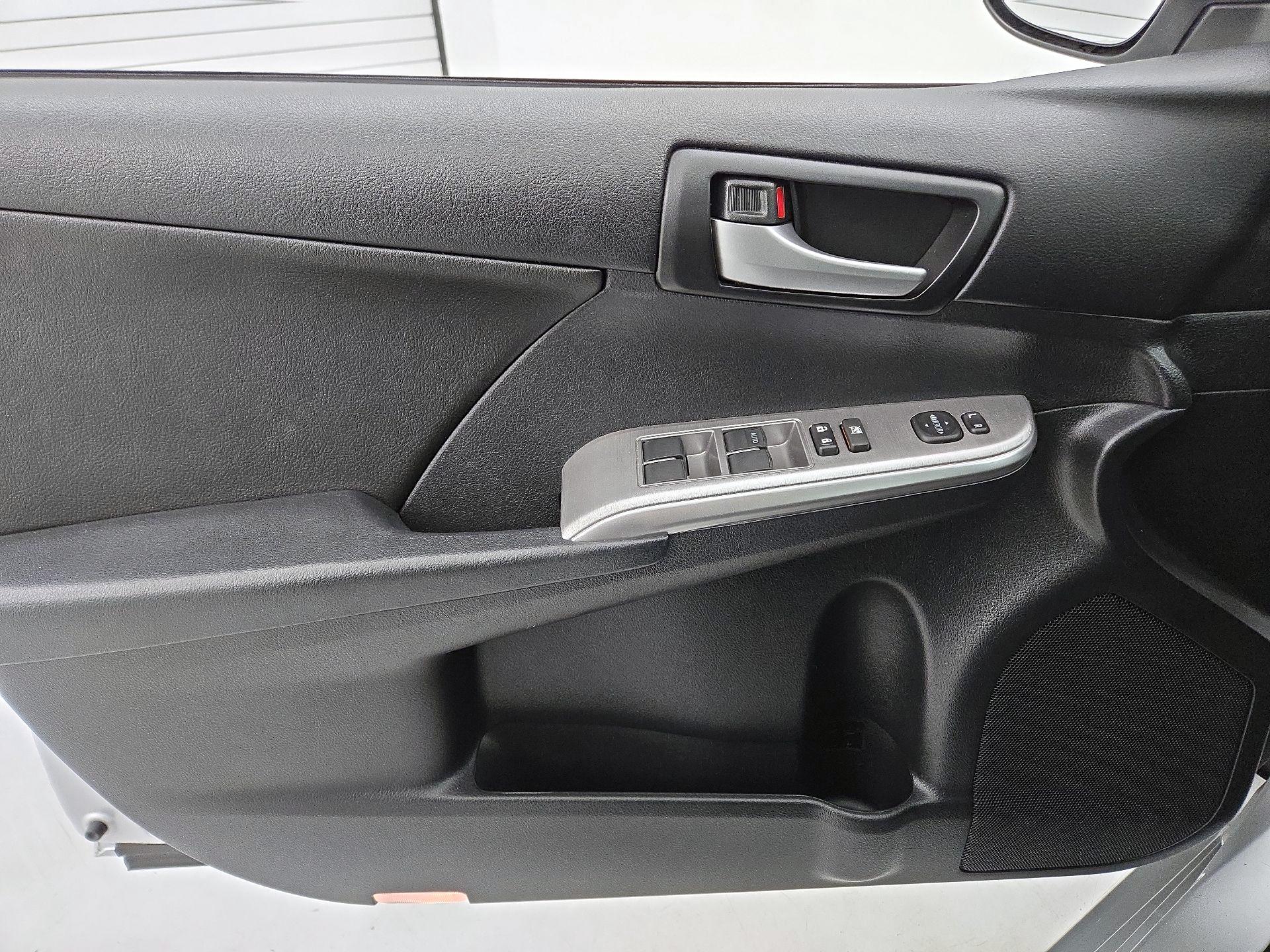 Thumbnail: 2014 Toyota Camry - 12