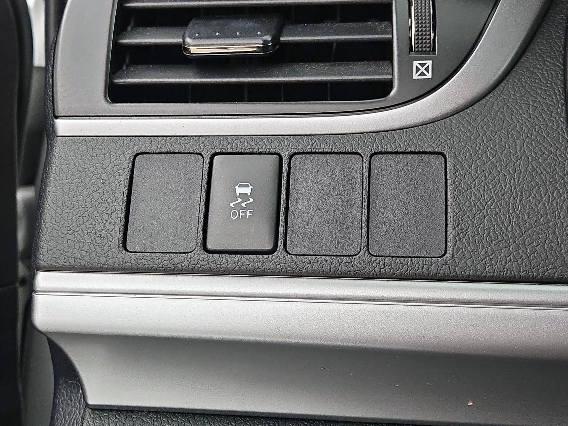 Thumbnail: 2014 Toyota Camry - 13