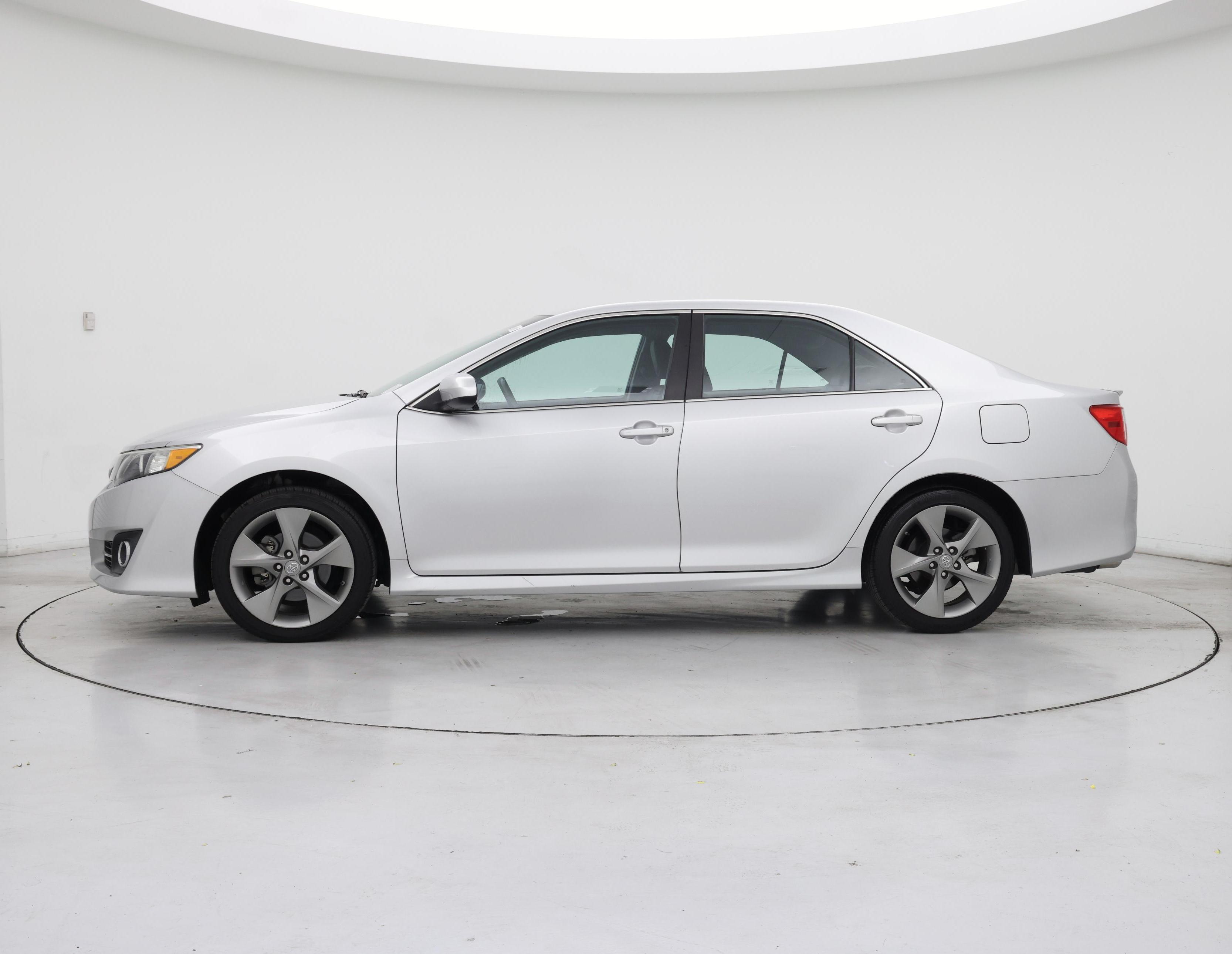 Thumbnail: 2014 Toyota Camry - 3