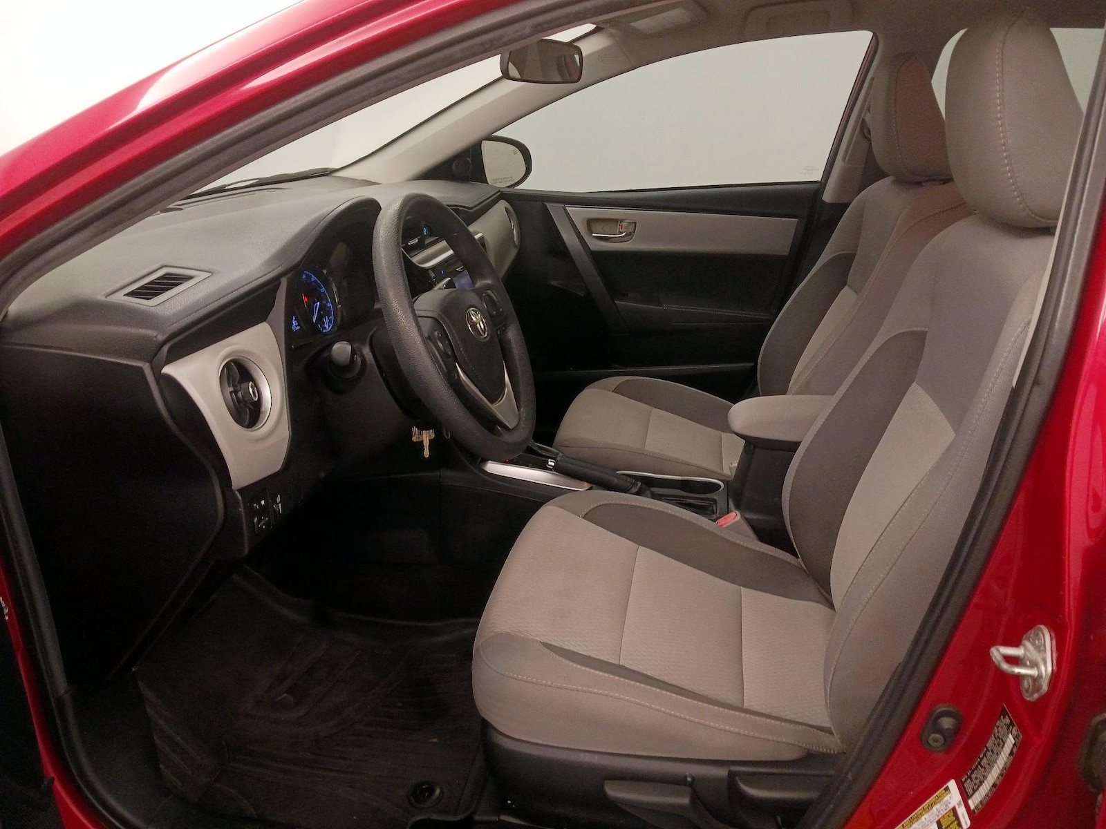 2019 Toyota Corolla LE - Photo 12