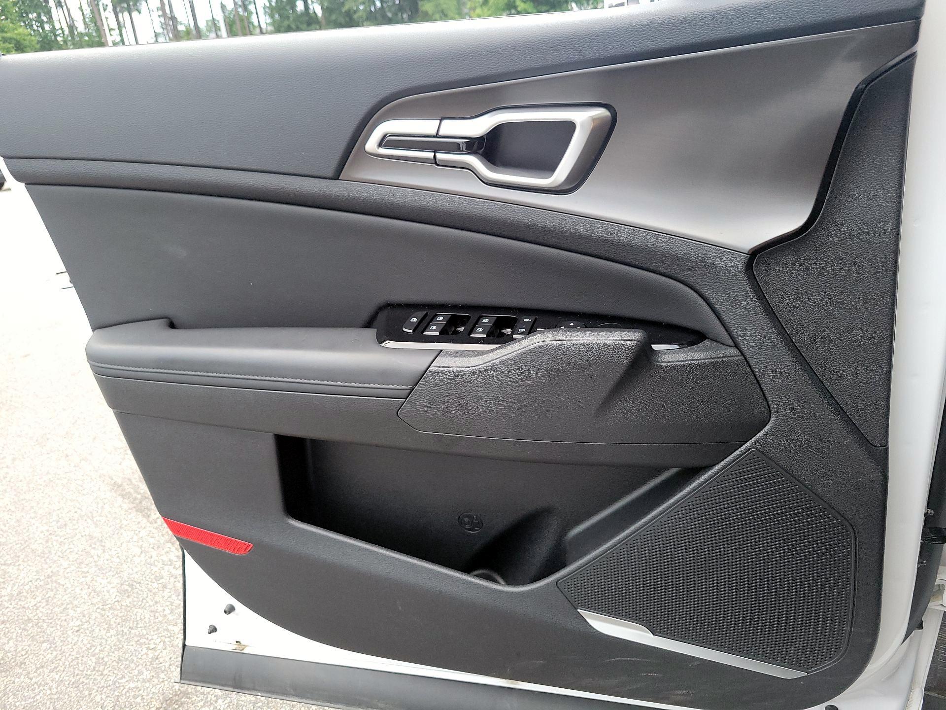 Thumbnail: 2025 Kia Sportage - 10
