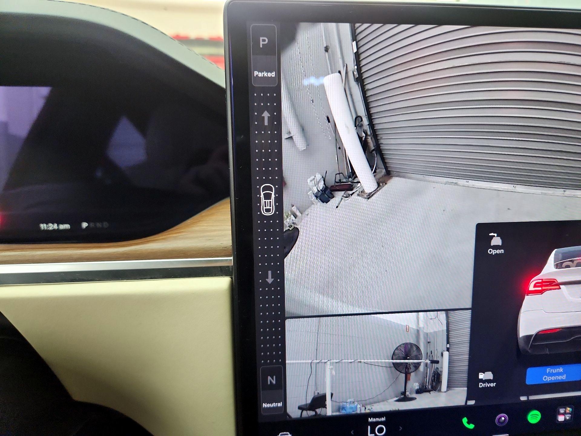 Thumbnail: 2023 Tesla Model X - 17