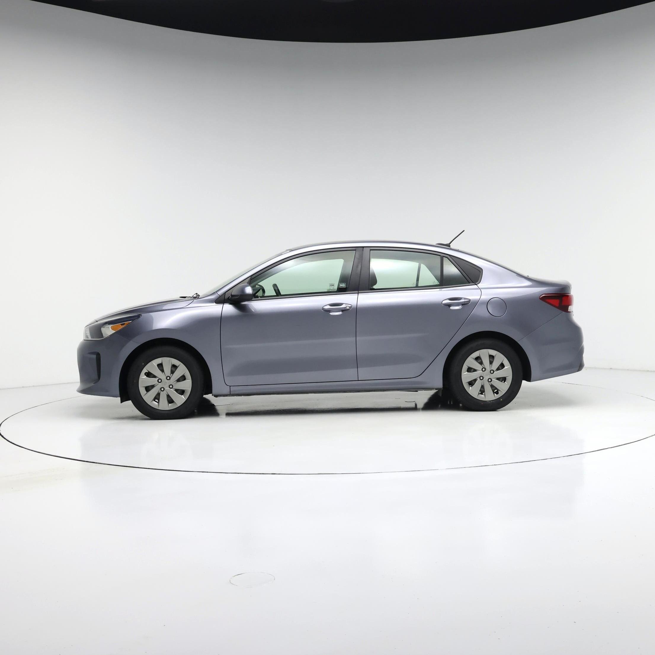 Thumbnail: 2020 Kia Rio - 3