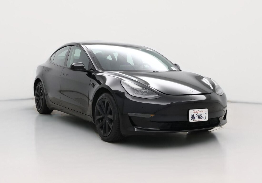 2021 Tesla Model 3 Standard Range Plus in Black — CarMax photo