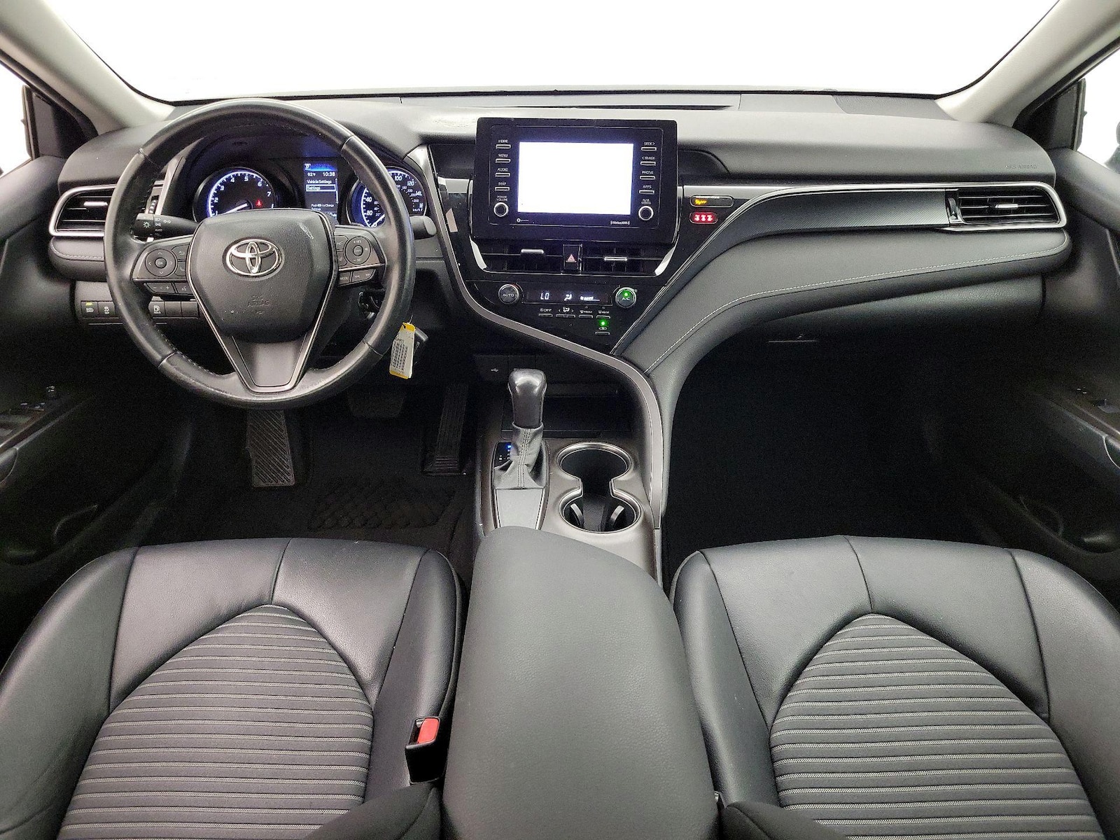2021 Toyota Camry SE - Photo 10