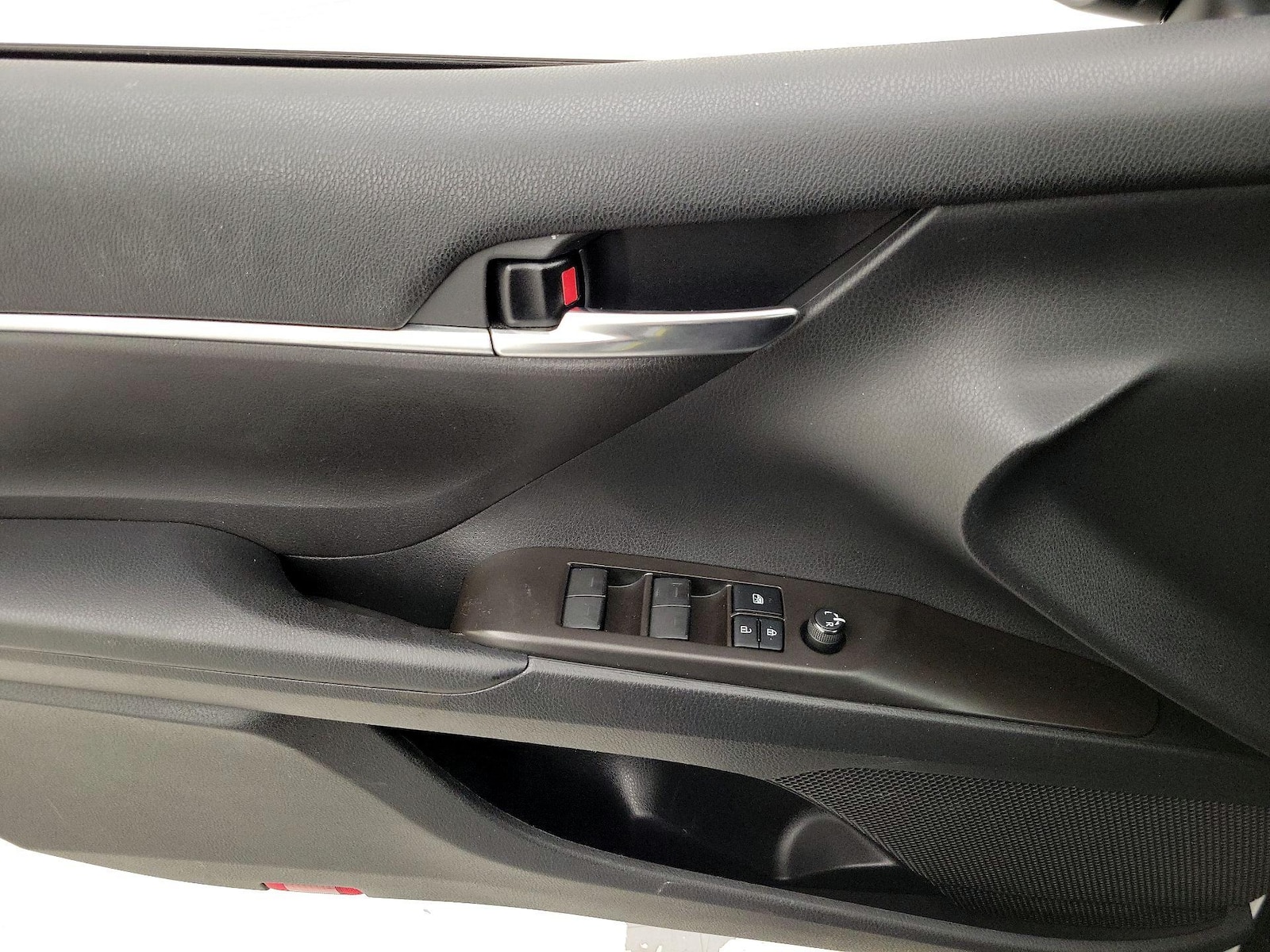 2021 Toyota Camry SE - Photo 13