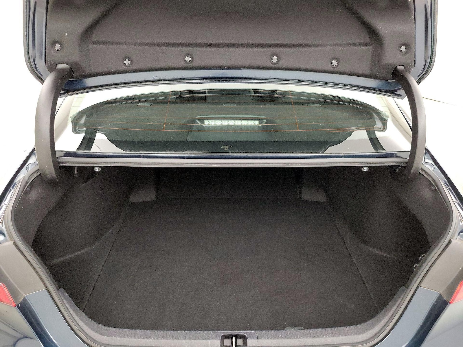 2021 Toyota Camry SE - Photo 21