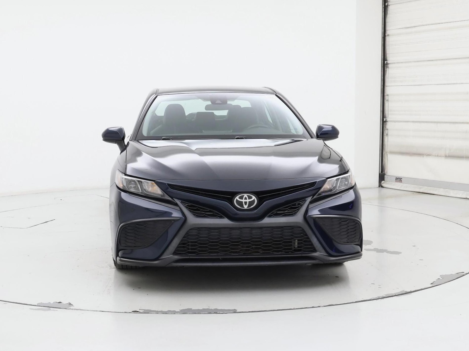 2021 Toyota Camry SE - Photo 6