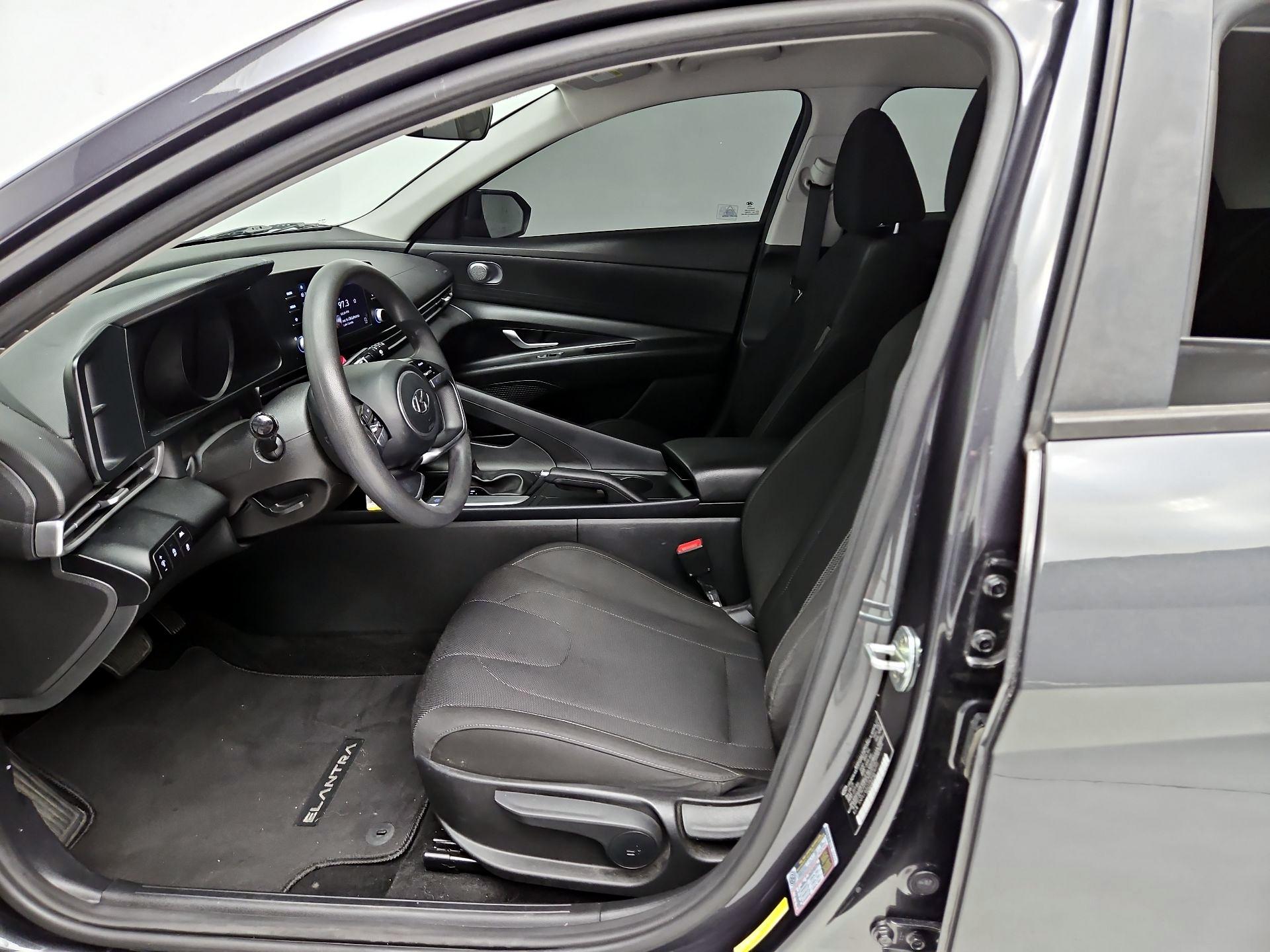 Thumbnail: 2021 Hyundai Elantra - 11