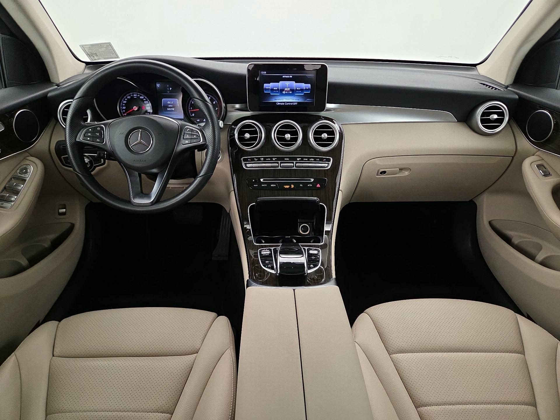 Thumbnail: 2016 Mercedes-Benz GLC - 9