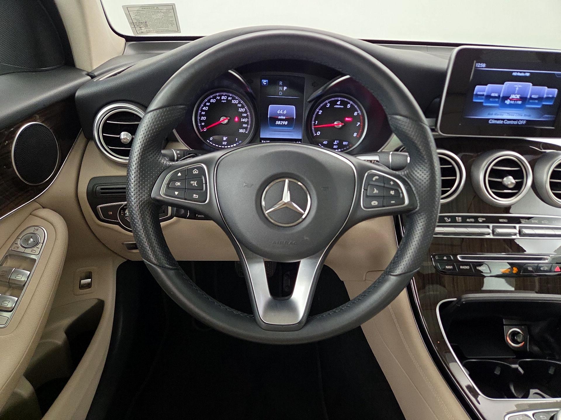 Thumbnail: 2016 Mercedes-Benz GLC - 10