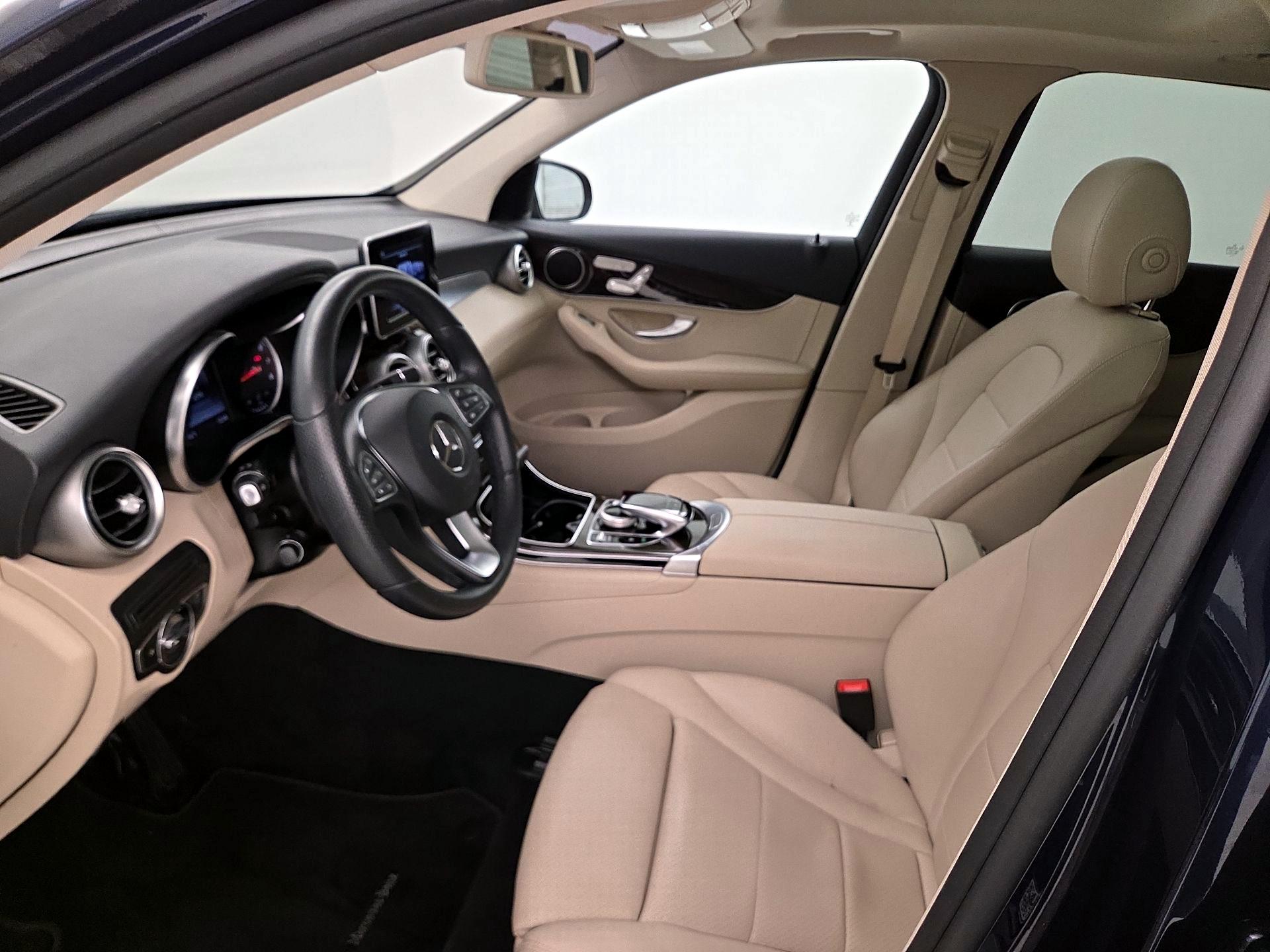 Thumbnail: 2016 Mercedes-Benz GLC - 11