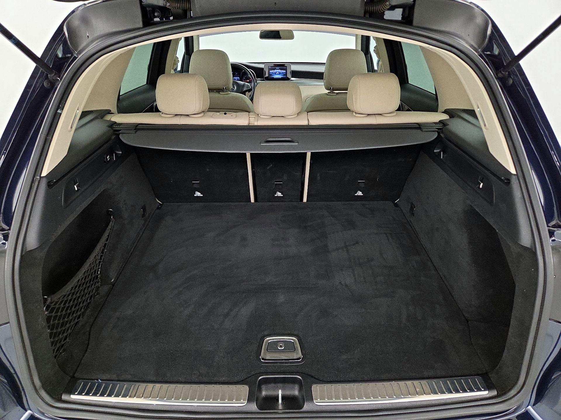 Thumbnail: 2016 Mercedes-Benz GLC - 20
