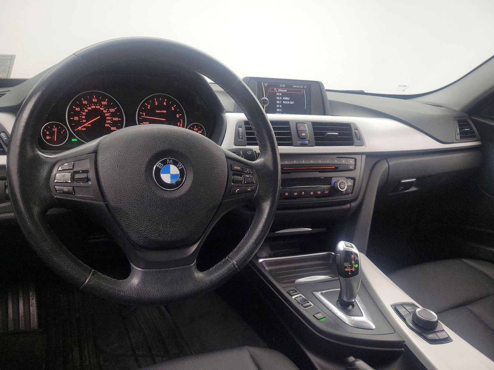2014 BMW 3 Series 320i - Photo 10
