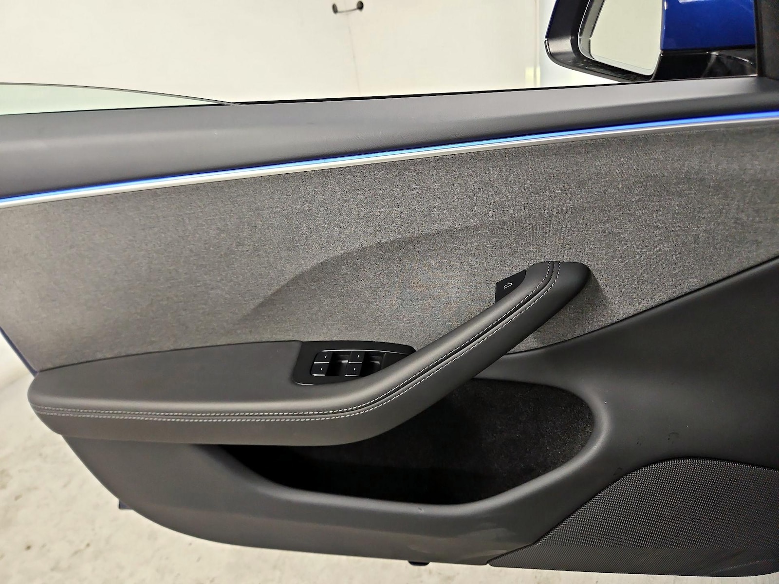 2025 Tesla Model 3 Long Range - Photo 13