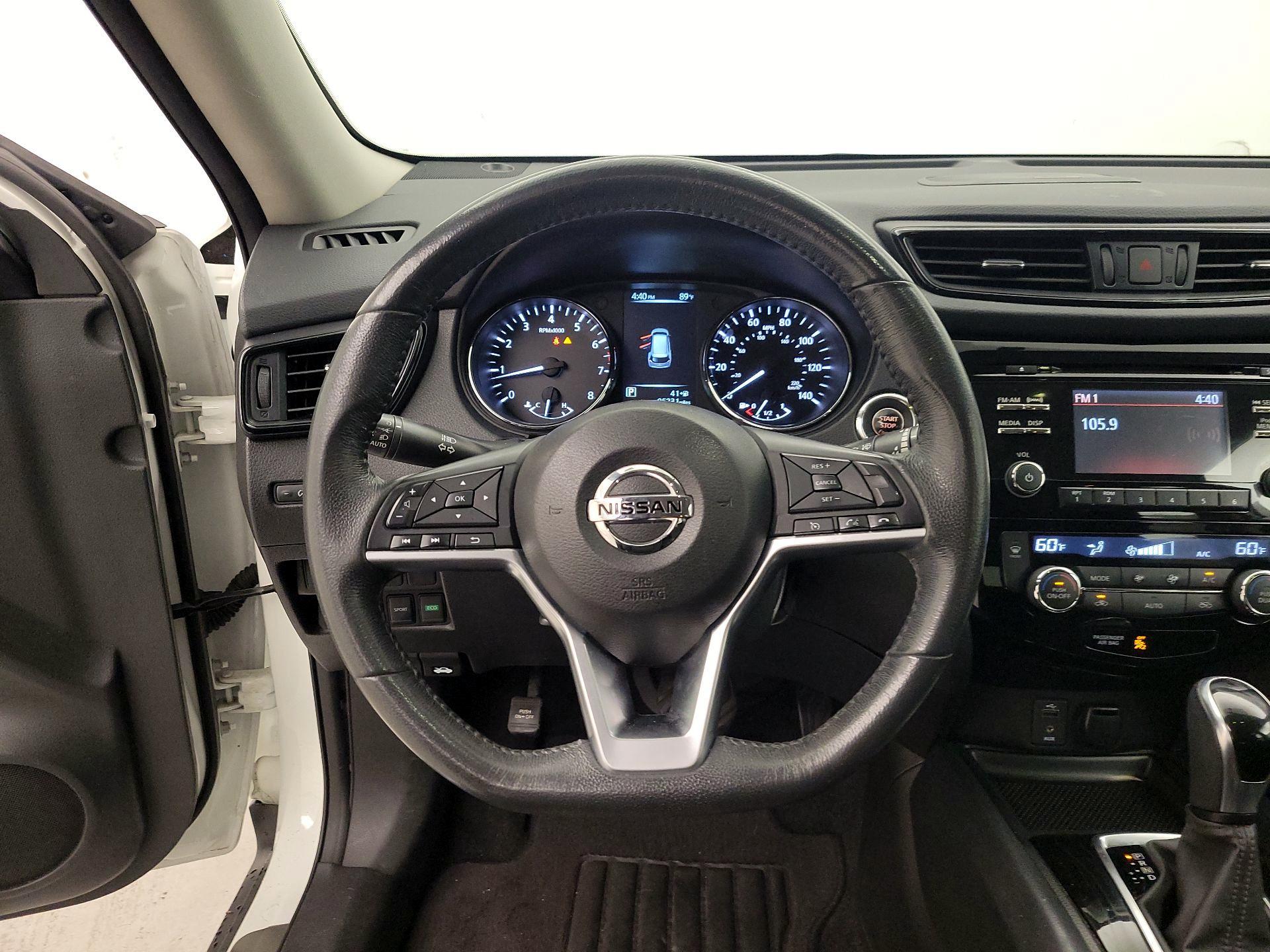Thumbnail: 2017 Nissan Rogue - 10
