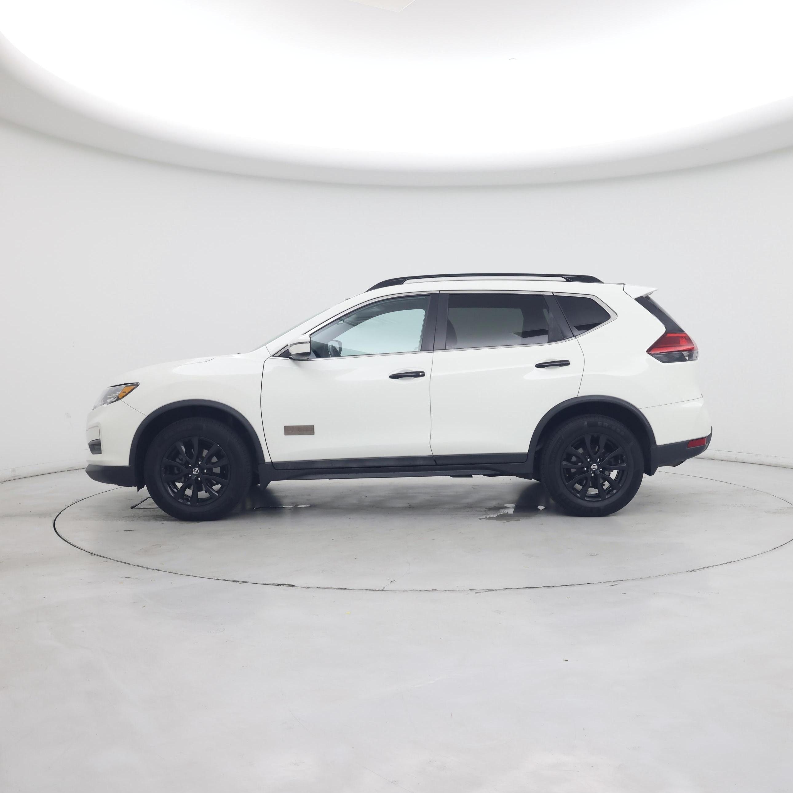 Thumbnail: 2017 Nissan Rogue - 3