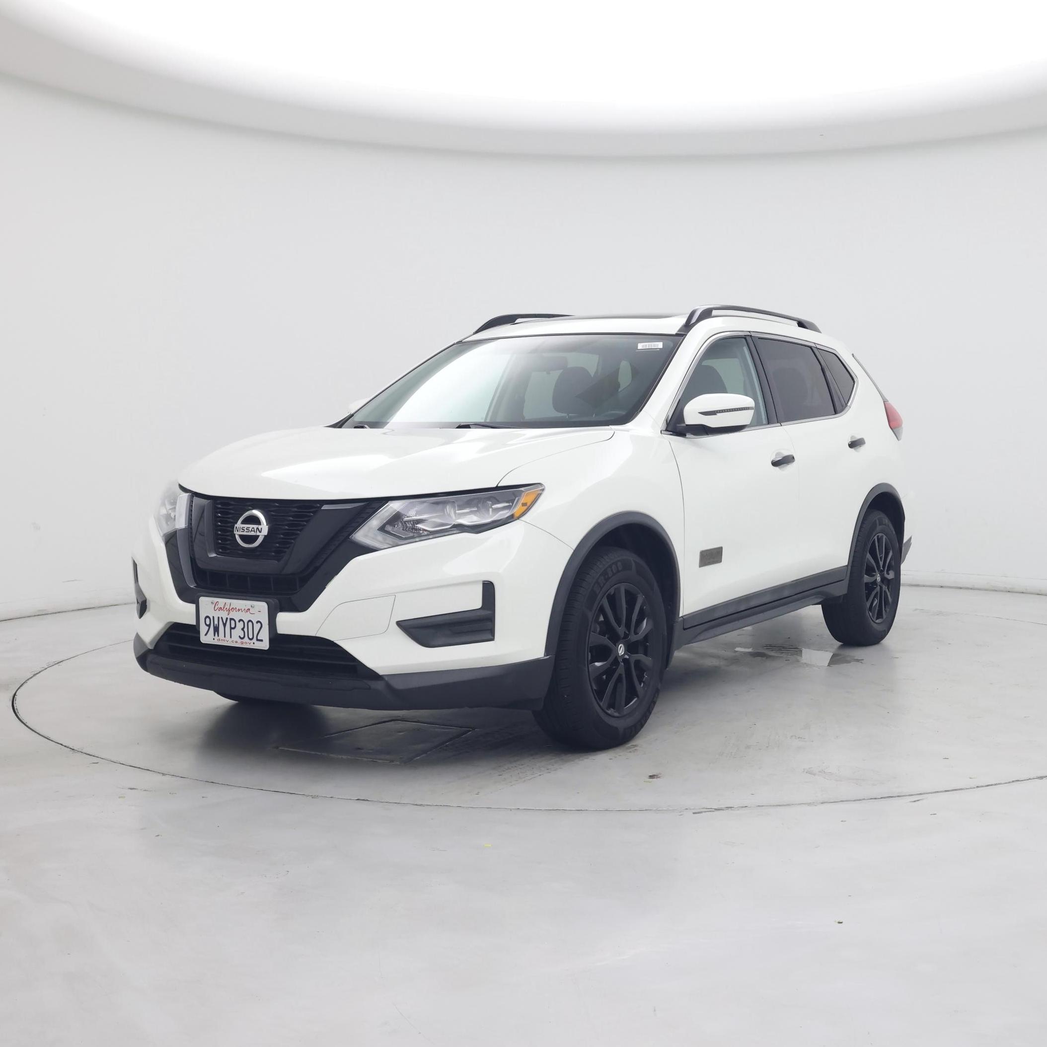 Thumbnail: 2017 Nissan Rogue - 4